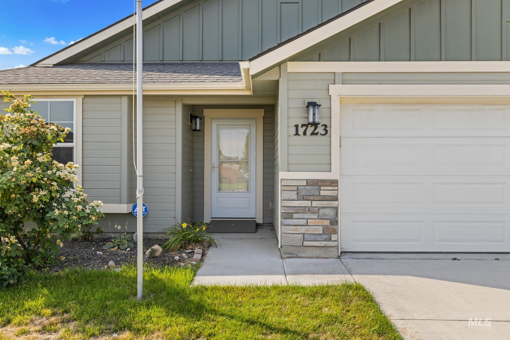 1723 W Lava Ave, Nampa, Idaho 83651, 3 Bedrooms, 2 Bathrooms, Residential For Sale, Price $409,990,MLS 98999064