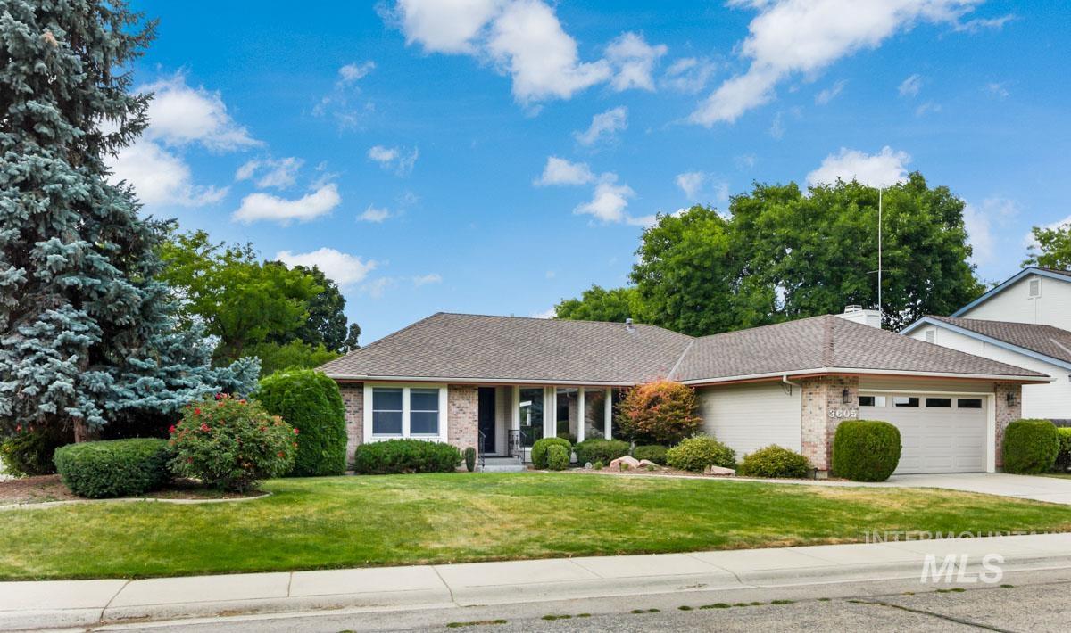 3605 S Crosspoint Avenue, Boise, Idaho 83706, 3 Bedrooms, 2 Bathrooms, Residential For Sale, Price $699,900, 98999065