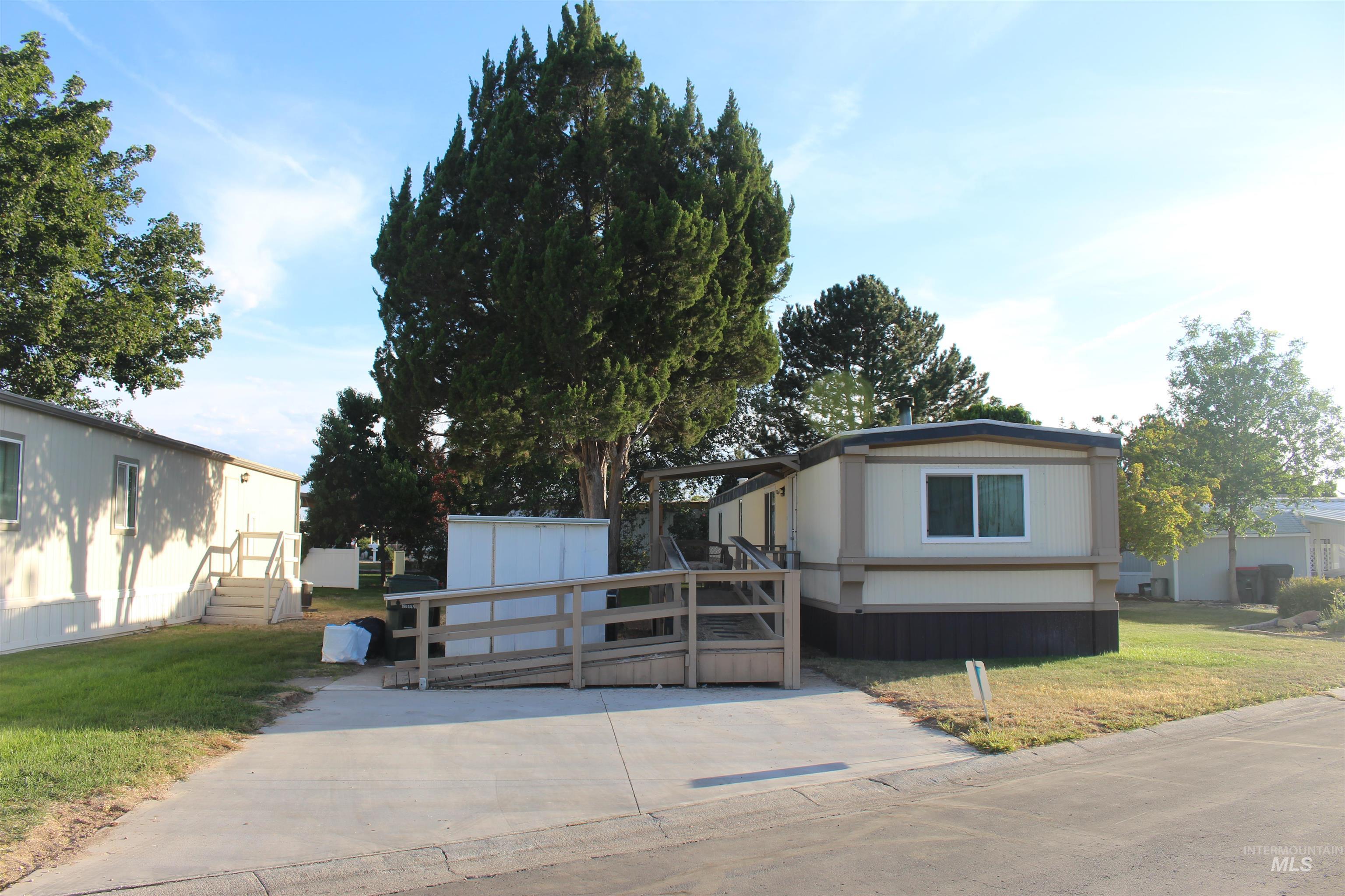 700 E Fairview Ave Trlr 168, Meridian, Idaho 83642, 2 Bedrooms, 2 Bathrooms, Residential For Sale, Price $30,000,MLS 98999066