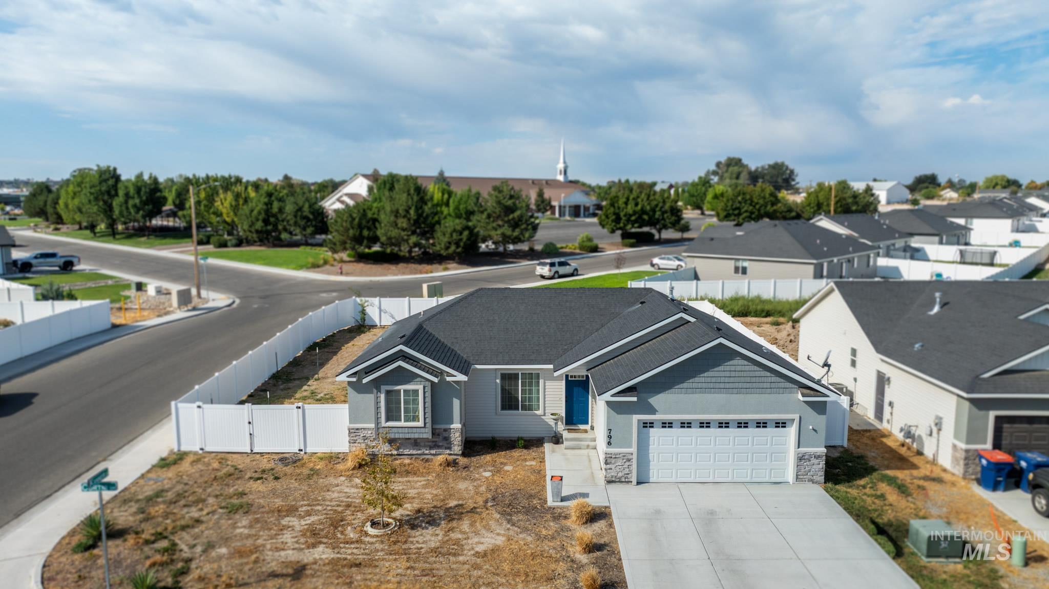 796 Cortni Dr, Twin Falls, Idaho 83301, 3 Bedrooms, 2 Bathrooms, Residential For Sale, Price $365,000, 98999068