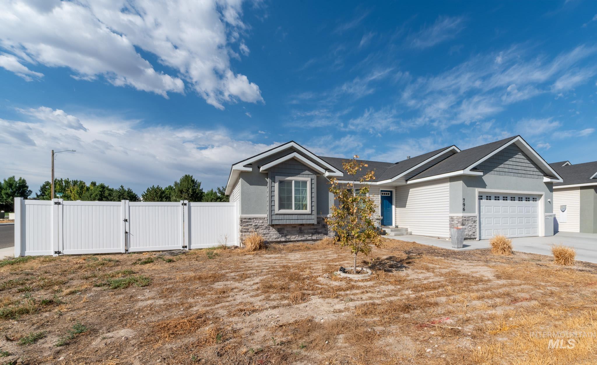 796 Cortni Dr, Twin Falls, Idaho 83301, 3 Bedrooms, 2 Bathrooms, Residential For Sale, Price $365,000, 98999068