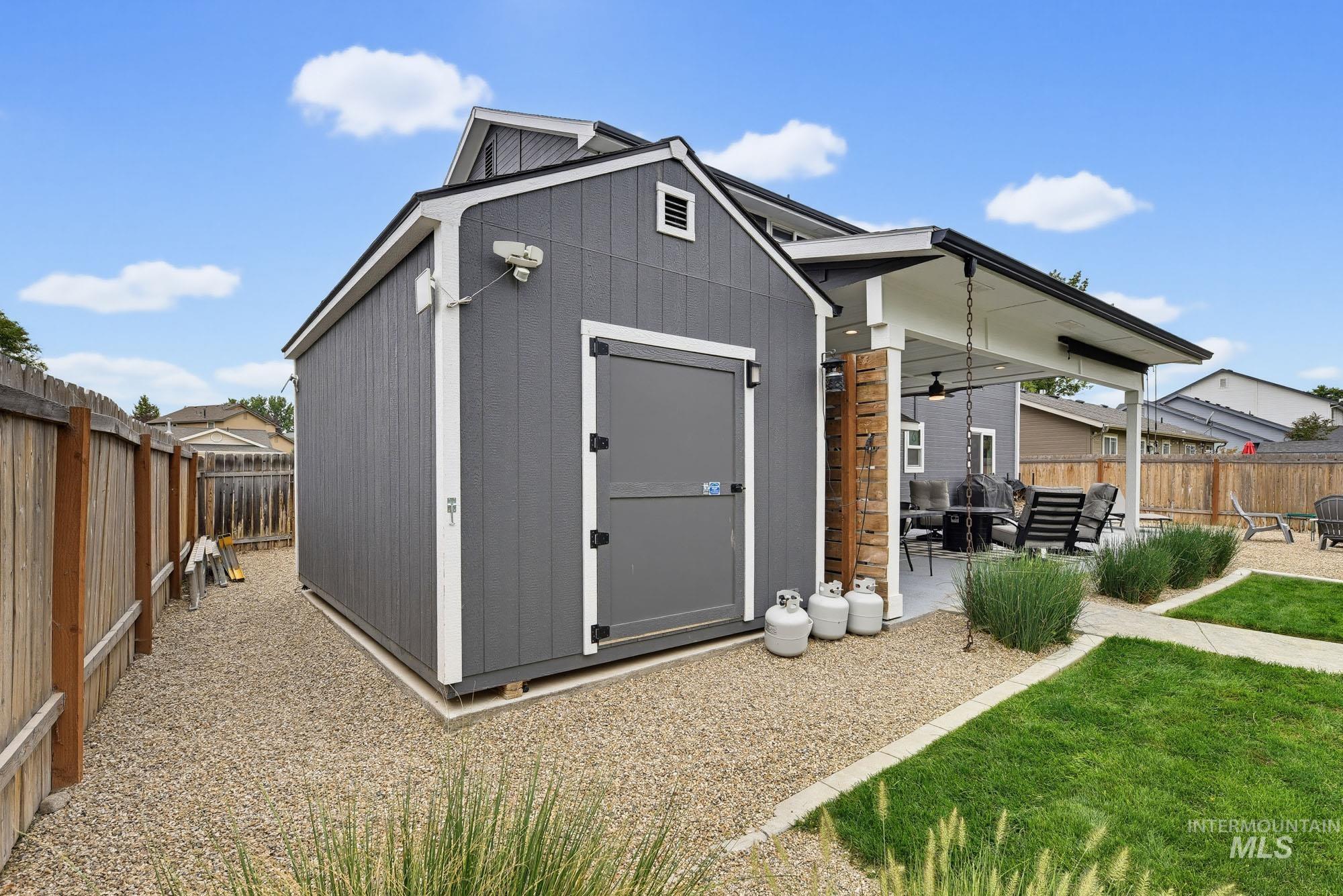 842 W Hackamore Ave, Nampa, Idaho 83686, 3 Bedrooms, 2.5 Bathrooms, Residential For Sale, Price $499,990, 98999072