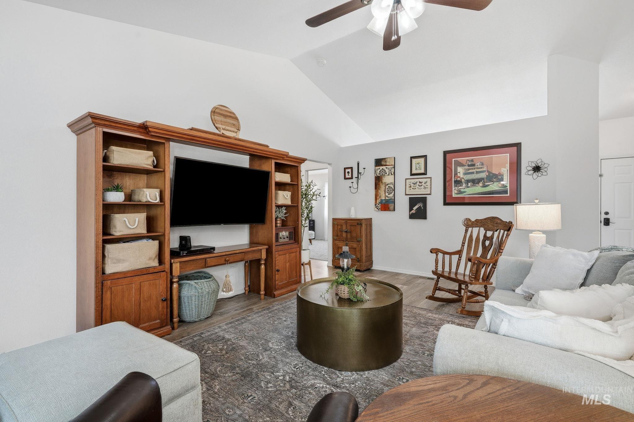 3038 N Thames Ave., Meridian, Idaho 83646, 3 Bedrooms, 2 Bathrooms, Residential For Sale, Price $489,000, 98999073