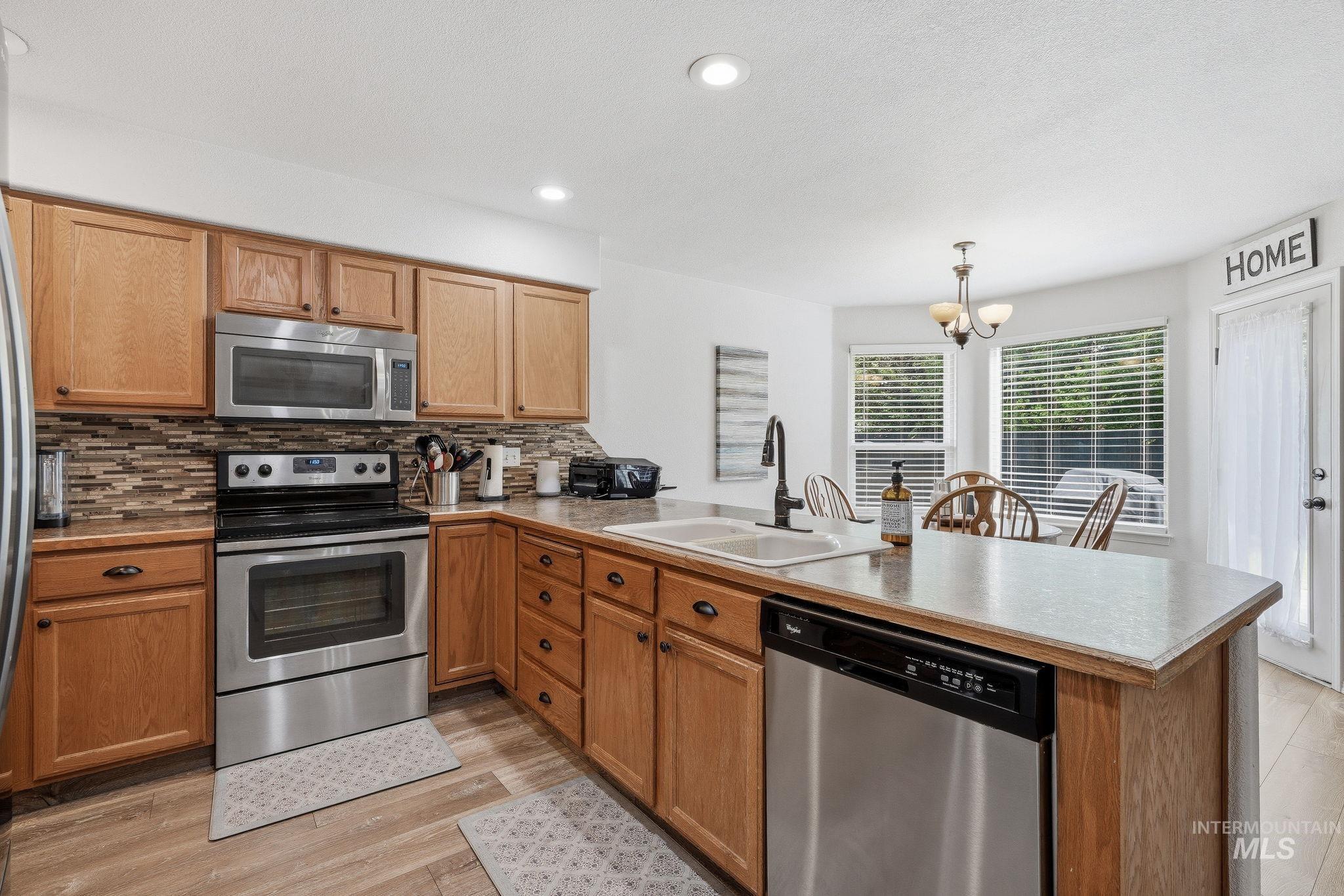 3038 N Thames Ave., Meridian, Idaho 83646, 3 Bedrooms, 2 Bathrooms, Residential For Sale, Price $489,000, 98999073