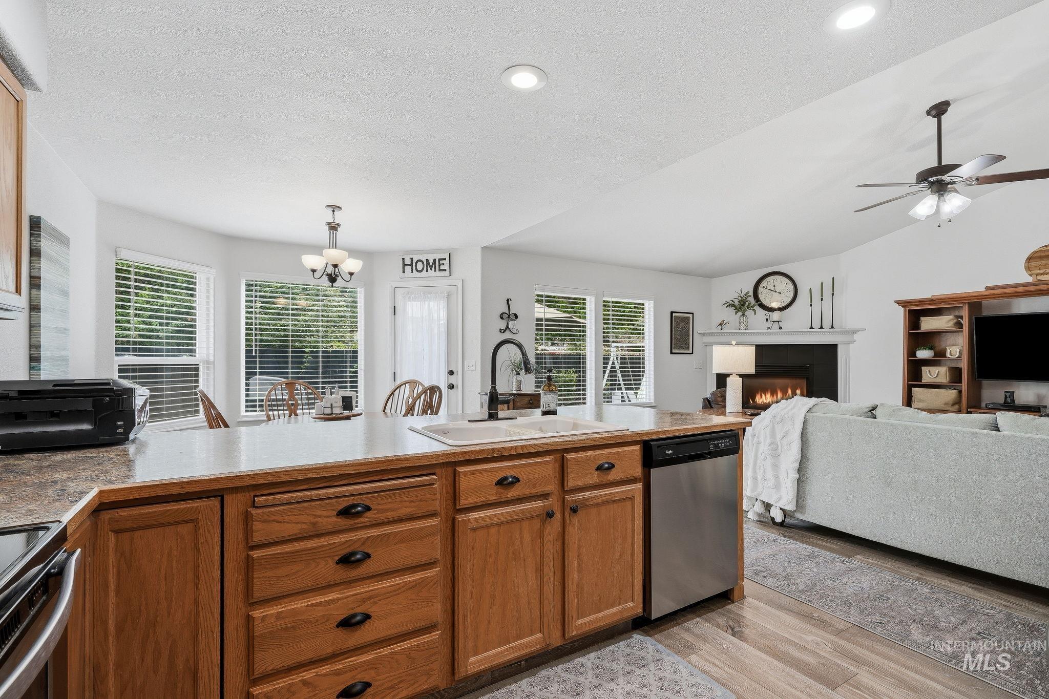 3038 N Thames Ave., Meridian, Idaho 83646, 3 Bedrooms, 2 Bathrooms, Residential For Sale, Price $489,000, 98999073