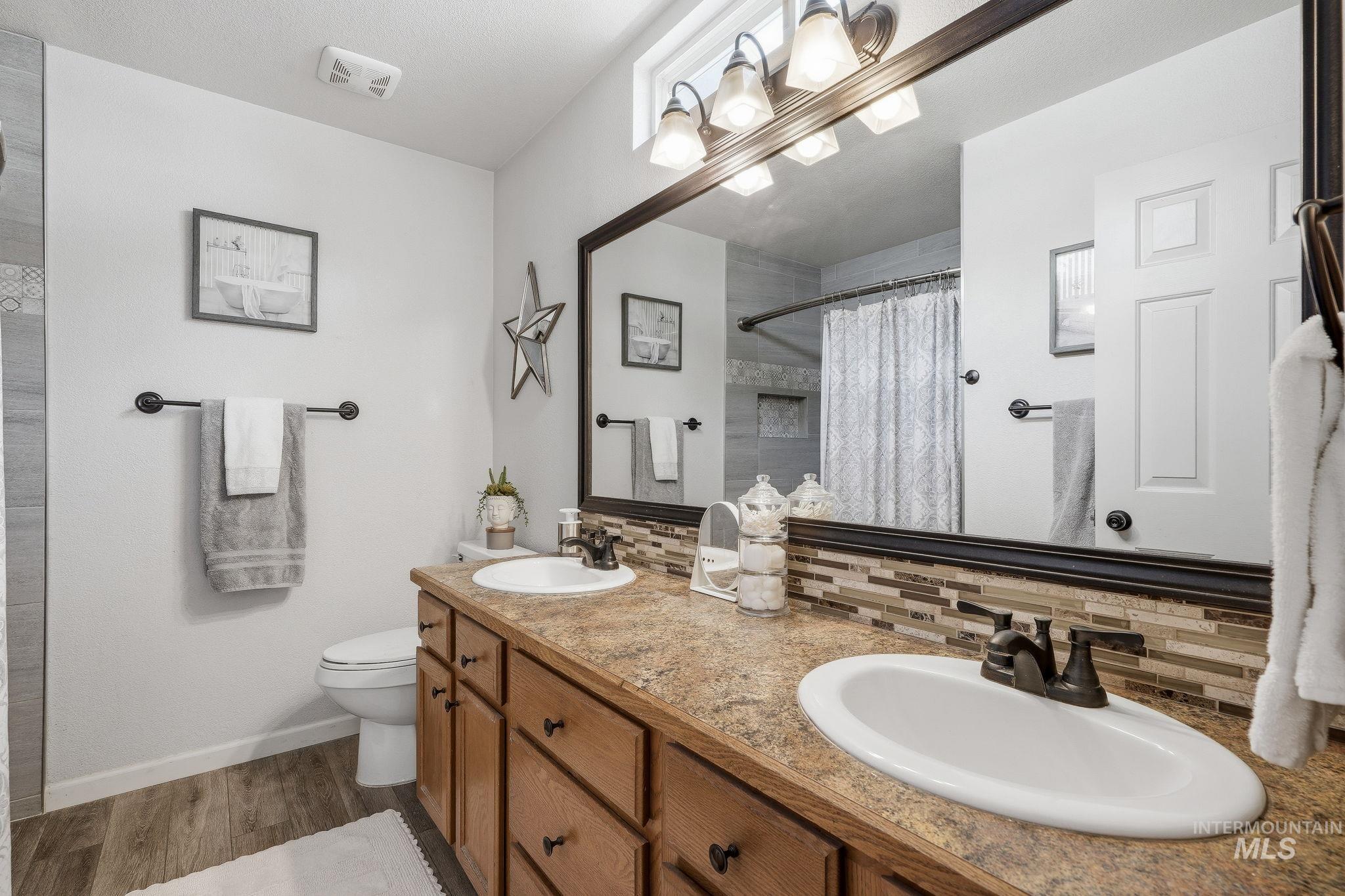 3038 N Thames Ave., Meridian, Idaho 83646, 3 Bedrooms, 2 Bathrooms, Residential For Sale, Price $489,000, 98999073