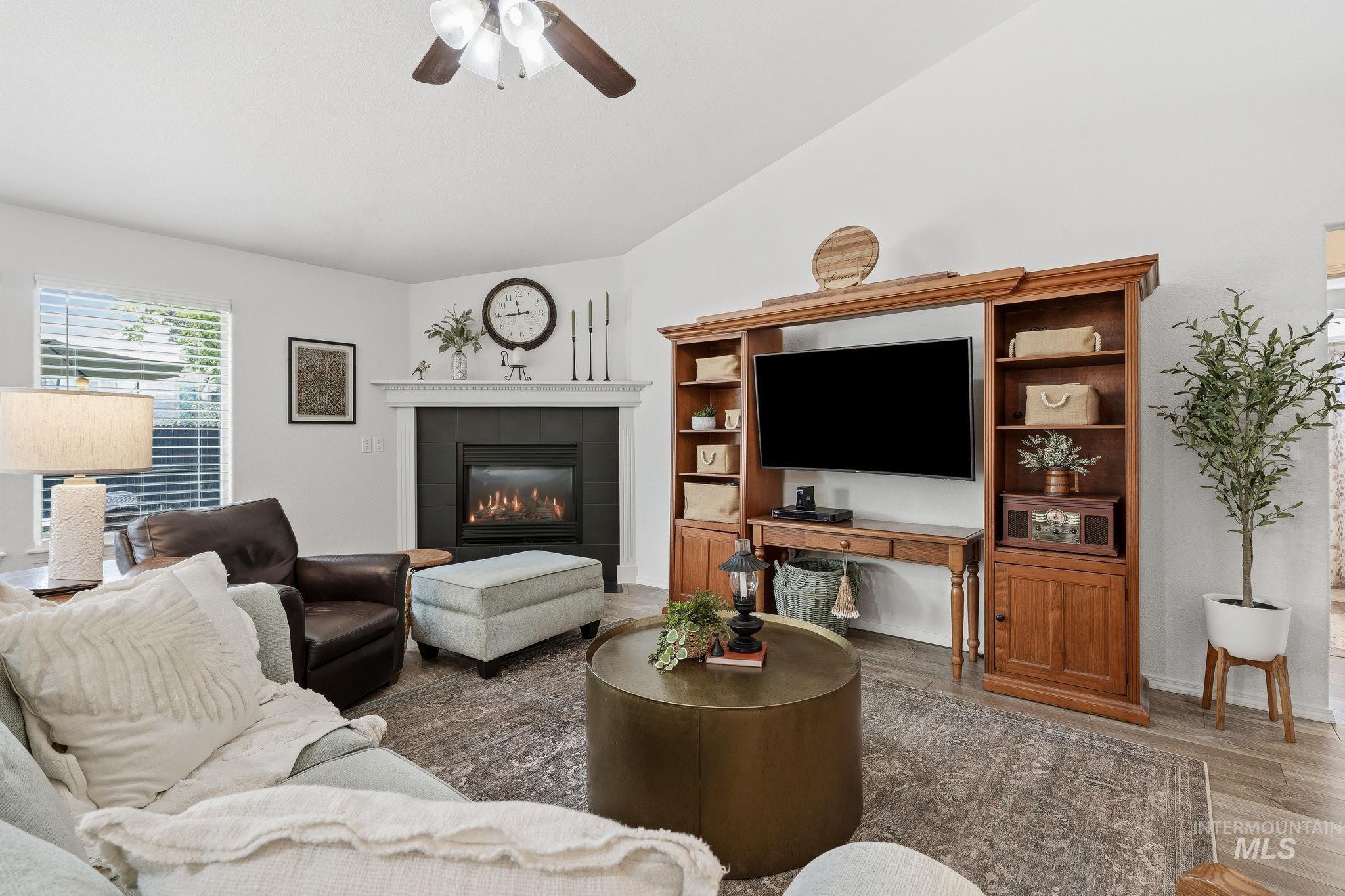 3038 N Thames Ave., Meridian, Idaho 83646, 3 Bedrooms, 2 Bathrooms, Residential For Sale, Price $489,000, 98999073