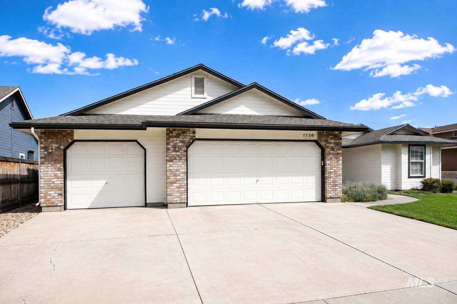 1726 E Kamay Ct., Meridian, Idaho 83642, 3 Bedrooms, 2 Bathrooms, Residential For Sale, Price $459,900,MLS 98999074