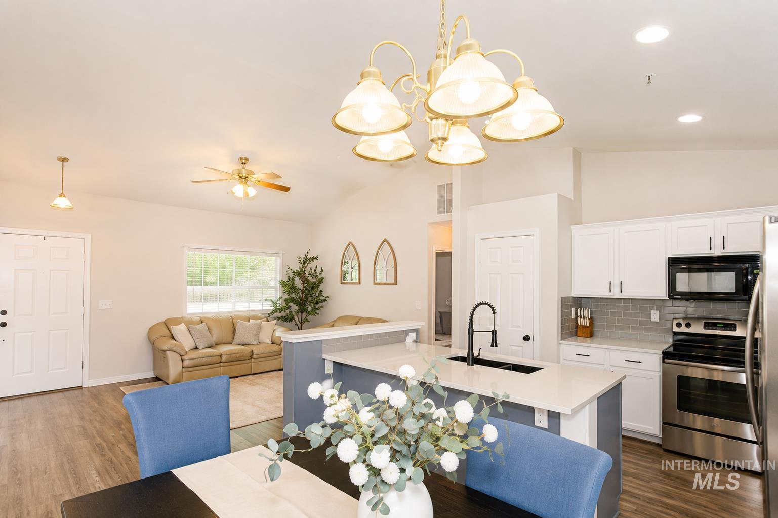 1726 E Kamay Ct., Meridian, Idaho 83642, 3 Bedrooms, 2 Bathrooms, Residential For Sale, Price $459,900,MLS 98999074