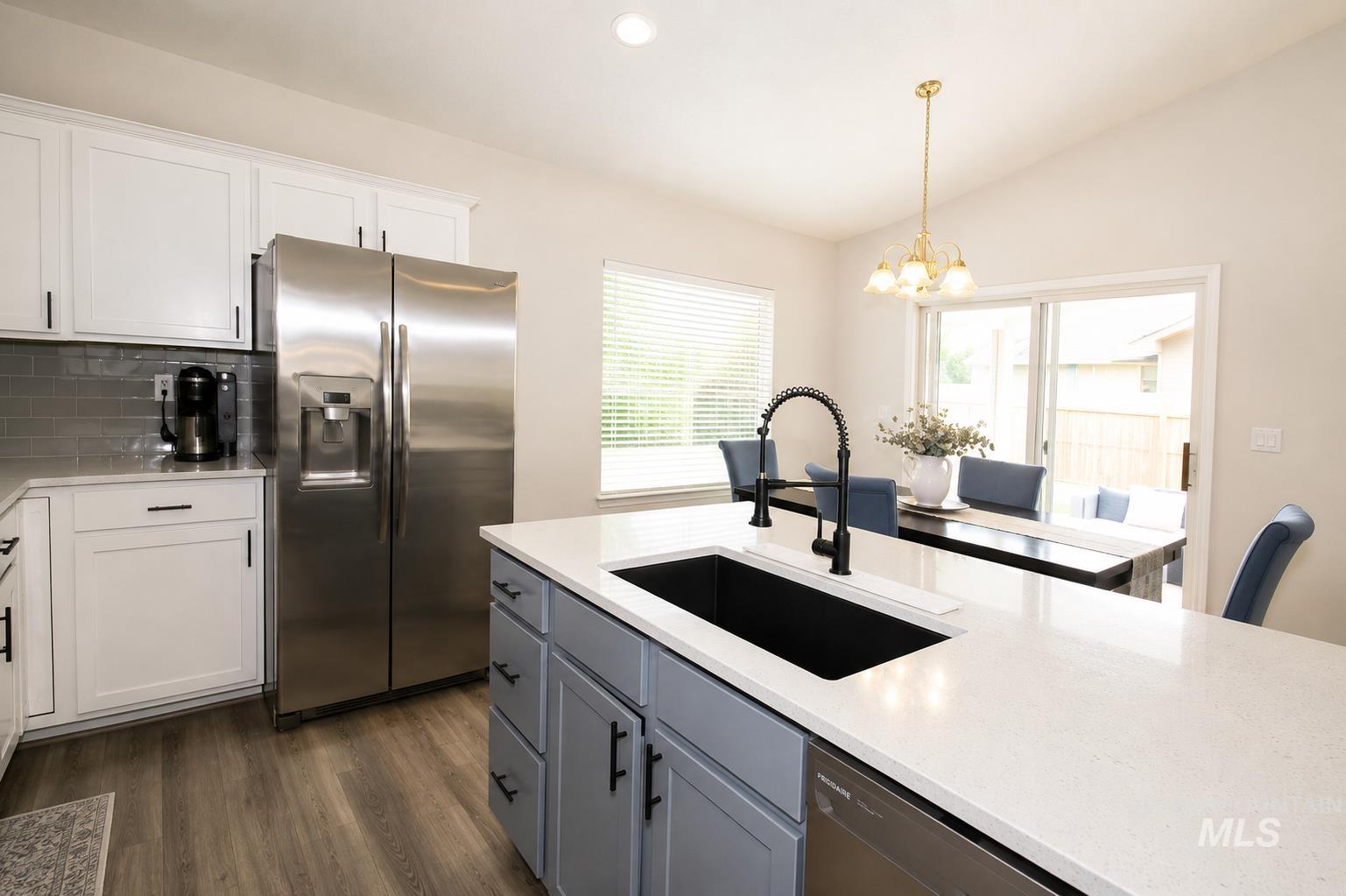 1726 E Kamay Ct., Meridian, Idaho 83642, 3 Bedrooms, 2 Bathrooms, Residential For Sale, Price $459,900,MLS 98999074