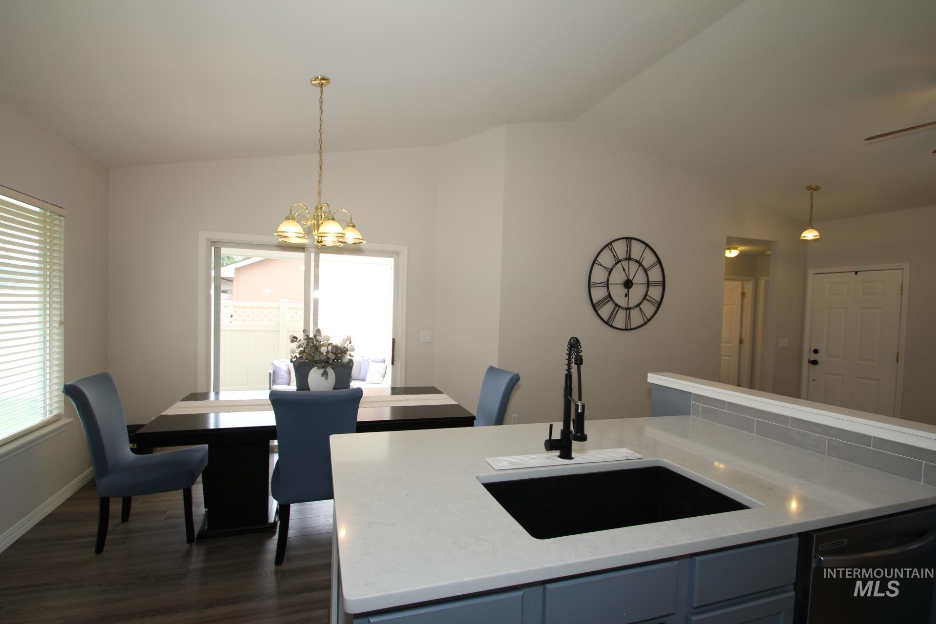 1726 E Kamay Ct., Meridian, Idaho 83642, 3 Bedrooms, 2 Bathrooms, Residential For Sale, Price $467,900,MLS 98999074