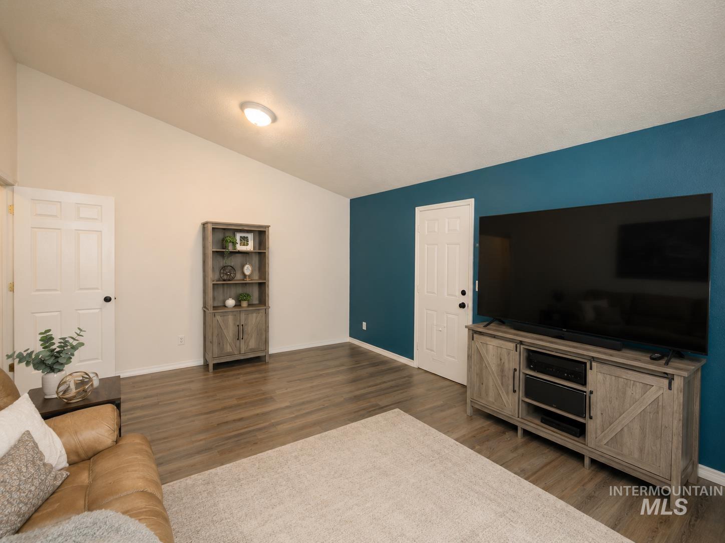 1726 E Kamay Ct., Meridian, Idaho 83642, 3 Bedrooms, 2 Bathrooms, Residential For Sale, Price $459,900,MLS 98999074