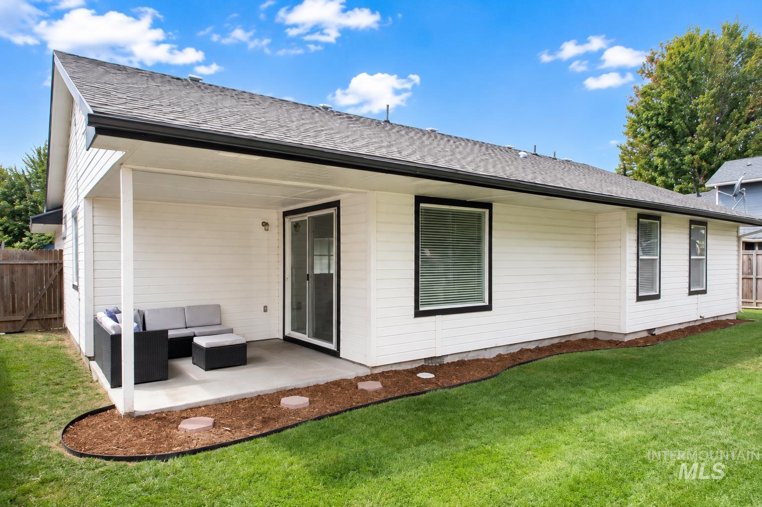 1726 E Kamay Ct., Meridian, Idaho 83642, 3 Bedrooms, 2 Bathrooms, Residential For Sale, Price $459,900,MLS 98999074