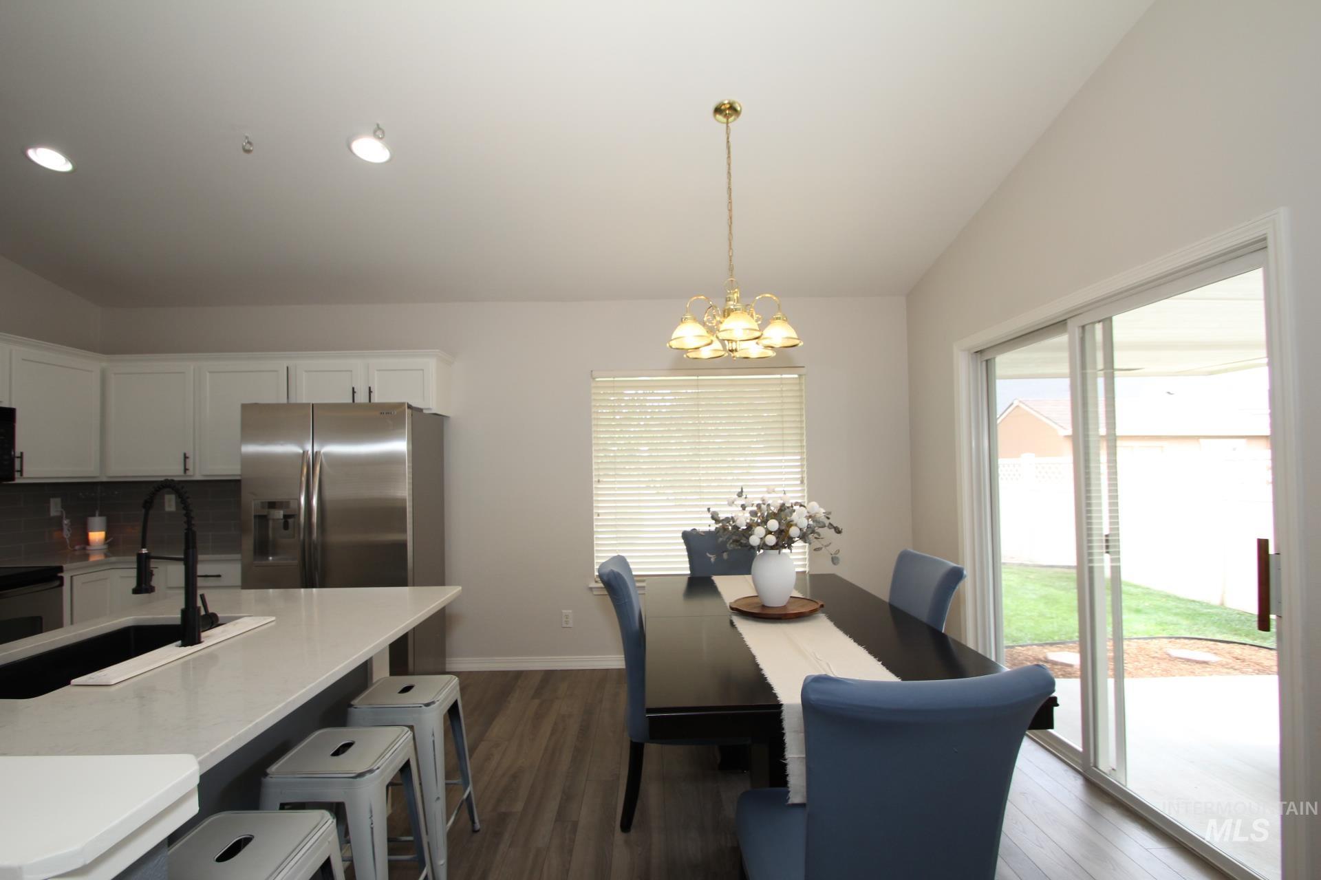 1726 E Kamay Ct., Meridian, Idaho 83642, 3 Bedrooms, 2 Bathrooms, Residential For Sale, Price $467,900,MLS 98999074