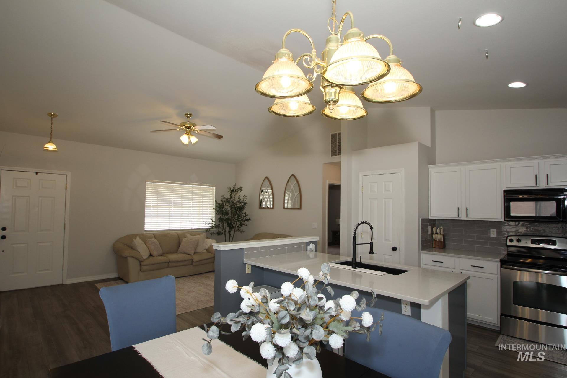1726 E Kamay Ct., Meridian, Idaho 83642, 3 Bedrooms, 2 Bathrooms, Residential For Sale, Price $467,900,MLS 98999074