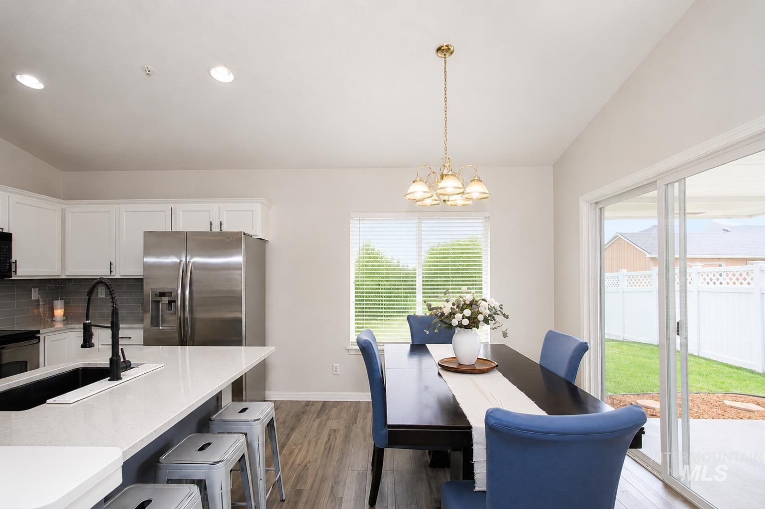 1726 E Kamay Ct., Meridian, Idaho 83642, 3 Bedrooms, 2 Bathrooms, Residential For Sale, Price $459,900,MLS 98999074