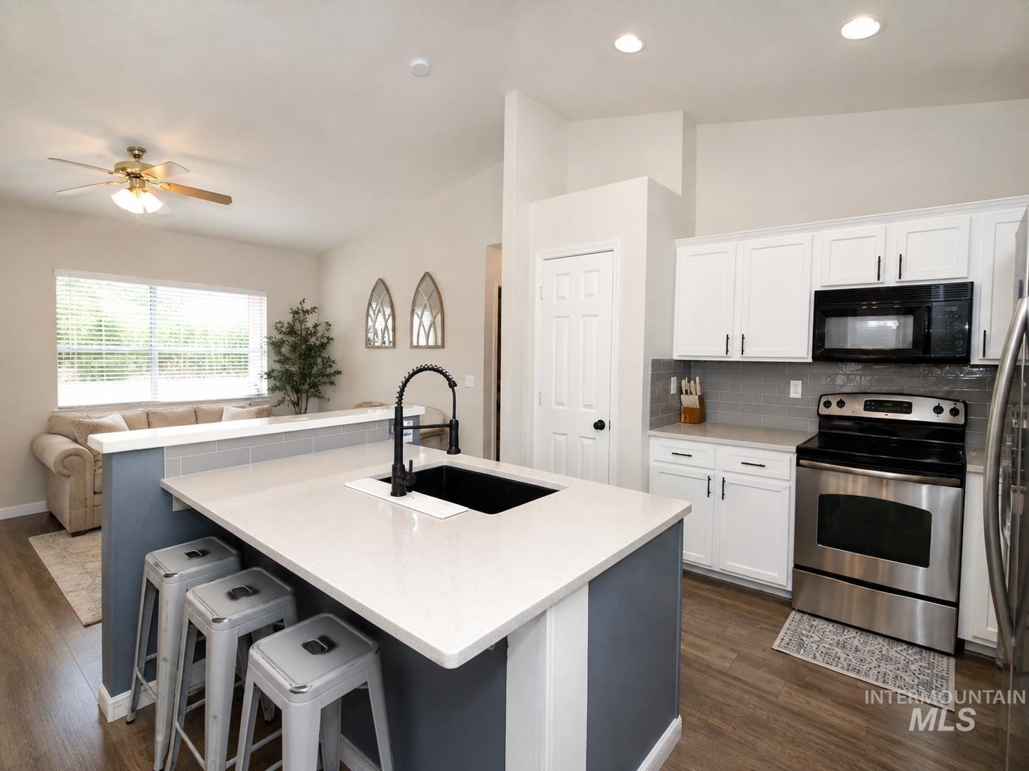 1726 E Kamay Ct., Meridian, Idaho 83642, 3 Bedrooms, 2 Bathrooms, Residential For Sale, Price $459,900,MLS 98999074
