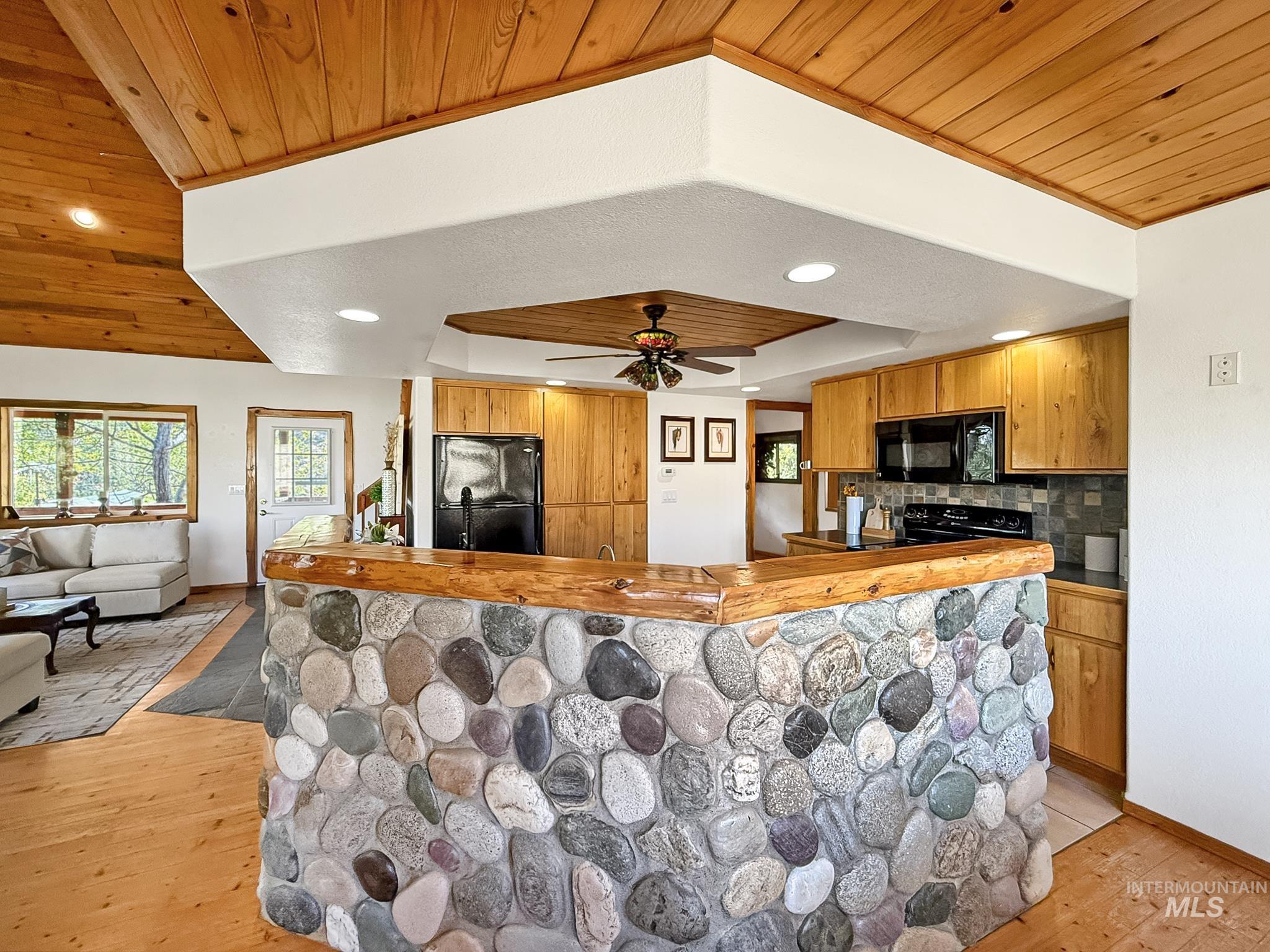 231 Gregory Creek Rd., White Bird, Idaho 83554, 2 Bedrooms, 1 Bathroom, Residential For Sale, Price $519,000, 98999076