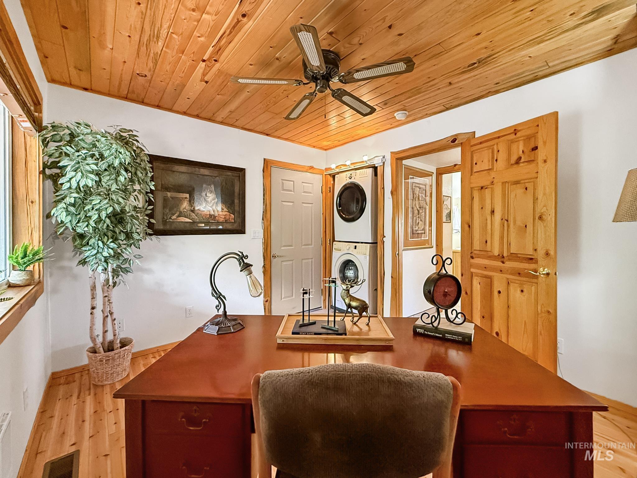 231 Gregory Creek Rd., White Bird, Idaho 83554, 2 Bedrooms, 1 Bathroom, Residential For Sale, Price $519,000, 98999076