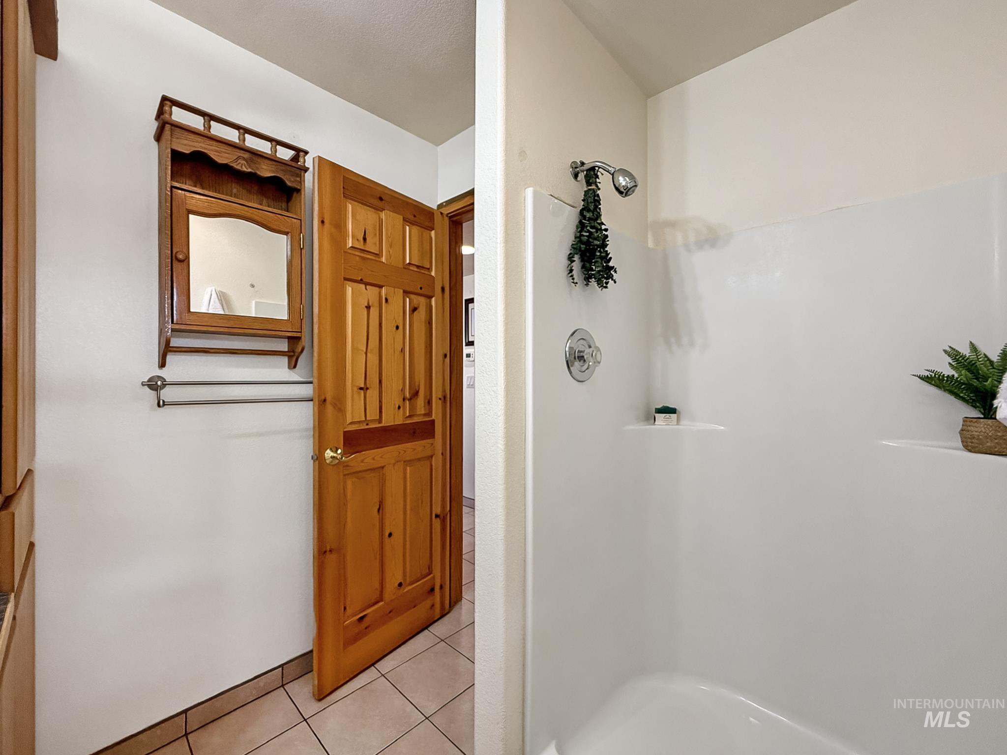 231 Gregory Creek Rd., White Bird, Idaho 83554, 2 Bedrooms, 1 Bathroom, Residential For Sale, Price $519,000, 98999076