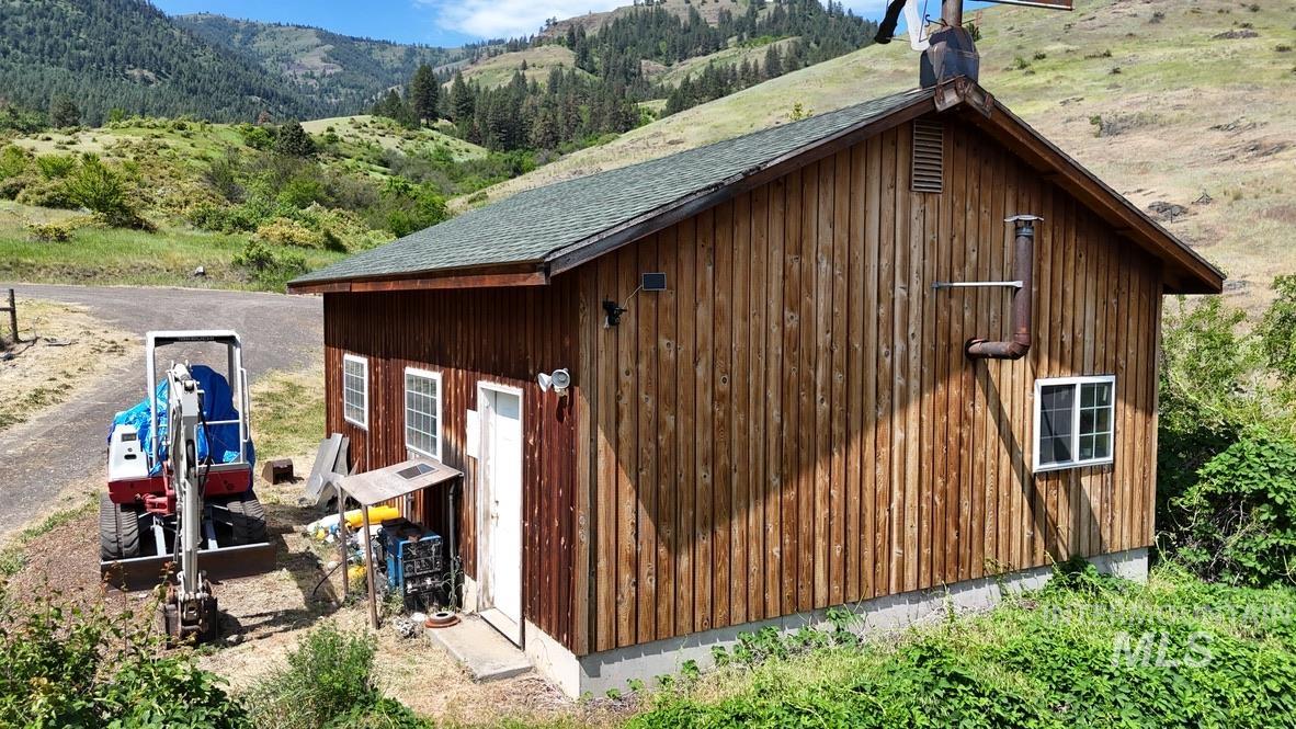 231 Gregory Creek Rd., White Bird, Idaho 83554, 2 Bedrooms, 1 Bathroom, Residential For Sale, Price $519,000, 98999076