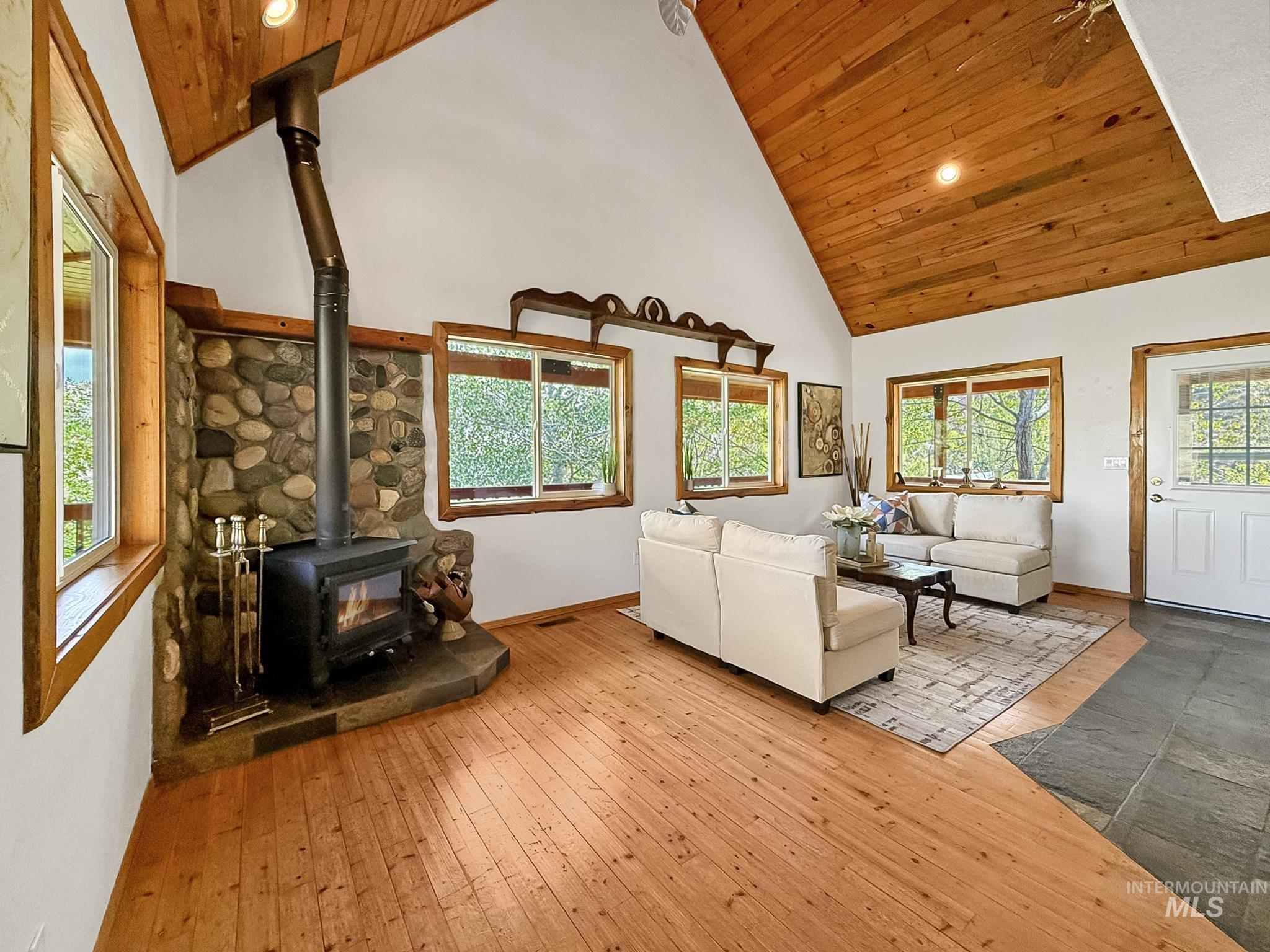 231 Gregory Creek Rd., White Bird, Idaho 83554, 2 Bedrooms, 1 Bathroom, Residential For Sale, Price $519,000, 98999076