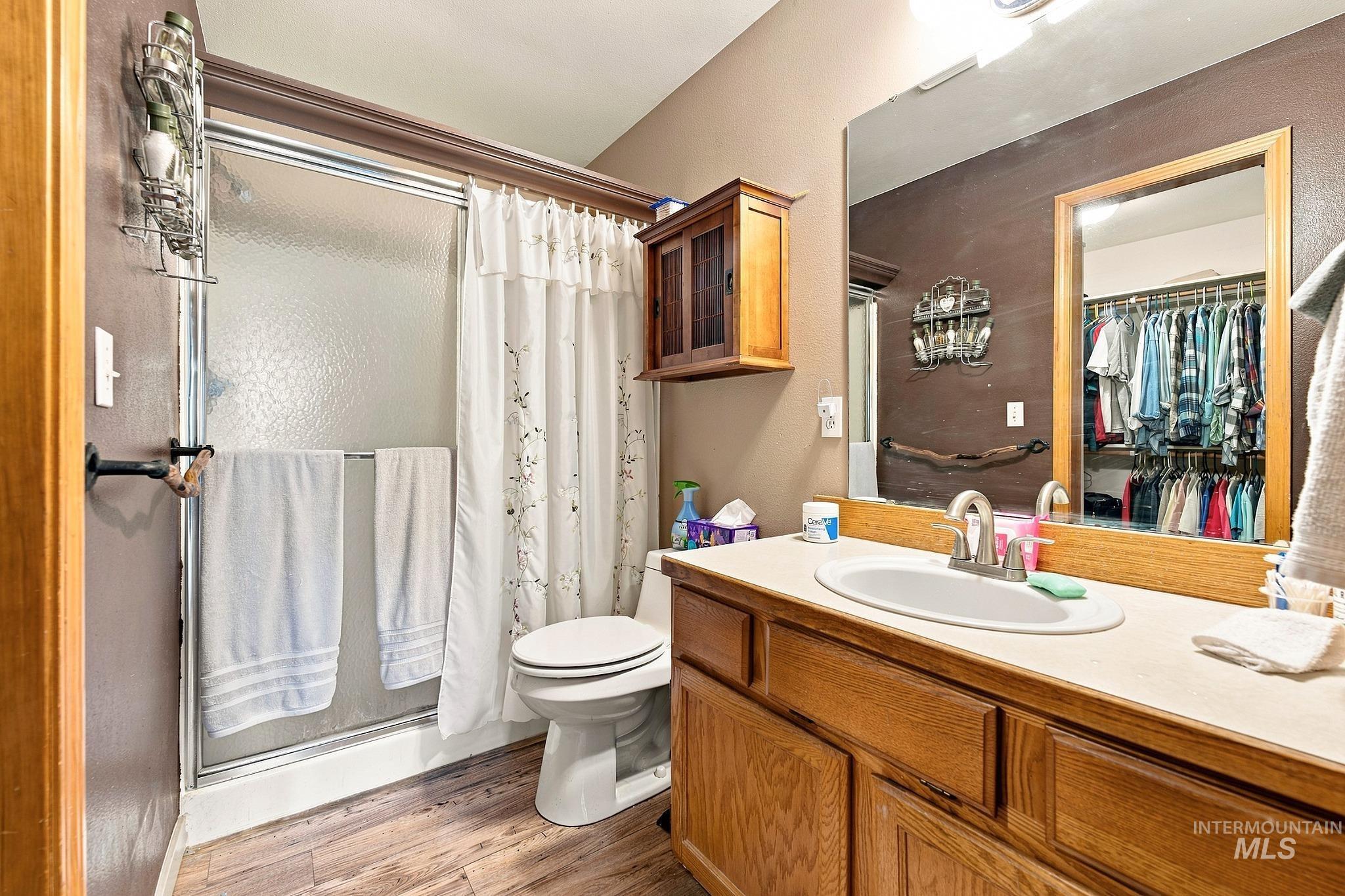 3750 E Sweet Pea Ct, Boise, Idaho 83716, 3 Bedrooms, 2 Bathrooms, Residential For Sale, Price $485,000, 98999081
