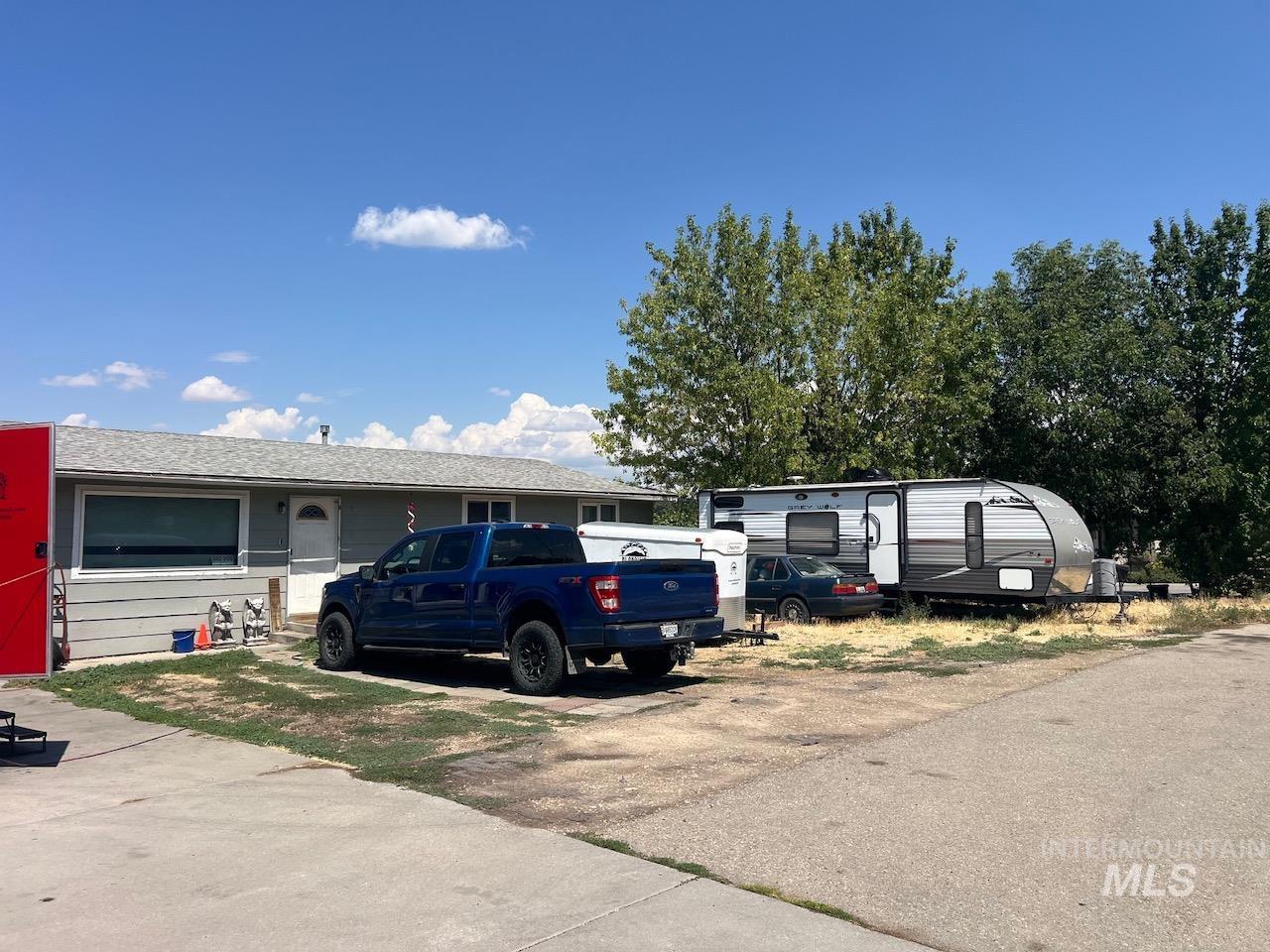 3750 E Overland Road, Meridian, Idaho 83642, 3 Bedrooms, 1 Bathroom, Residential For Sale, Price $700,000, 98999087