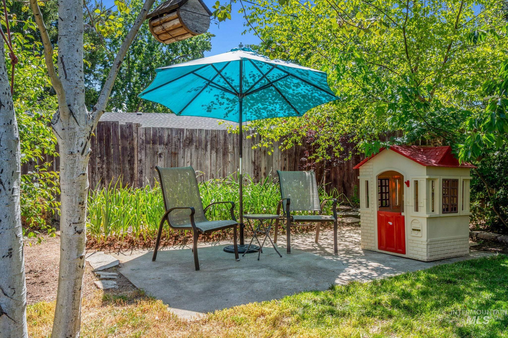 6015 W Poplar, Boise, Idaho 83704, 3 Bedrooms, 2 Bathrooms, Residential For Sale, Price $492,000, 98999088