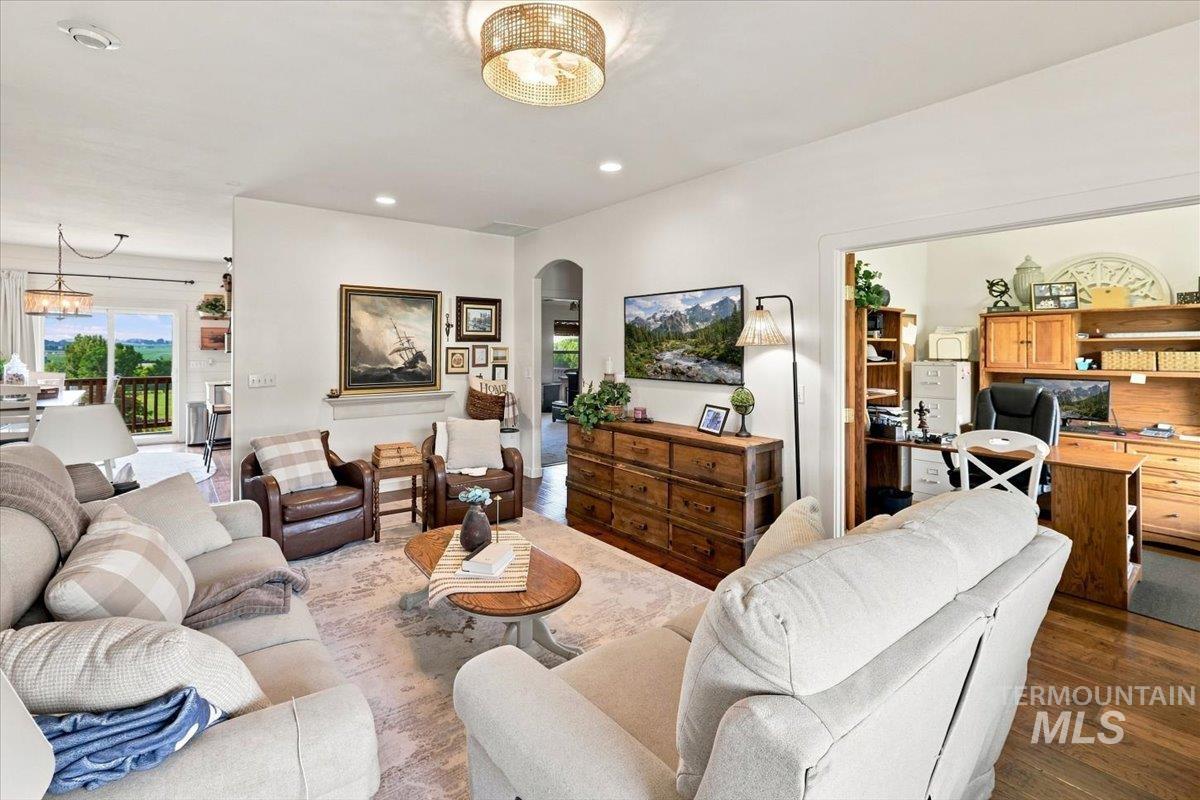 3240 Purdom Lane, Homedale, Idaho 83628, 5 Bedrooms, 4.5 Bathrooms, Residential For Sale, Price $1,500,000, 98999089