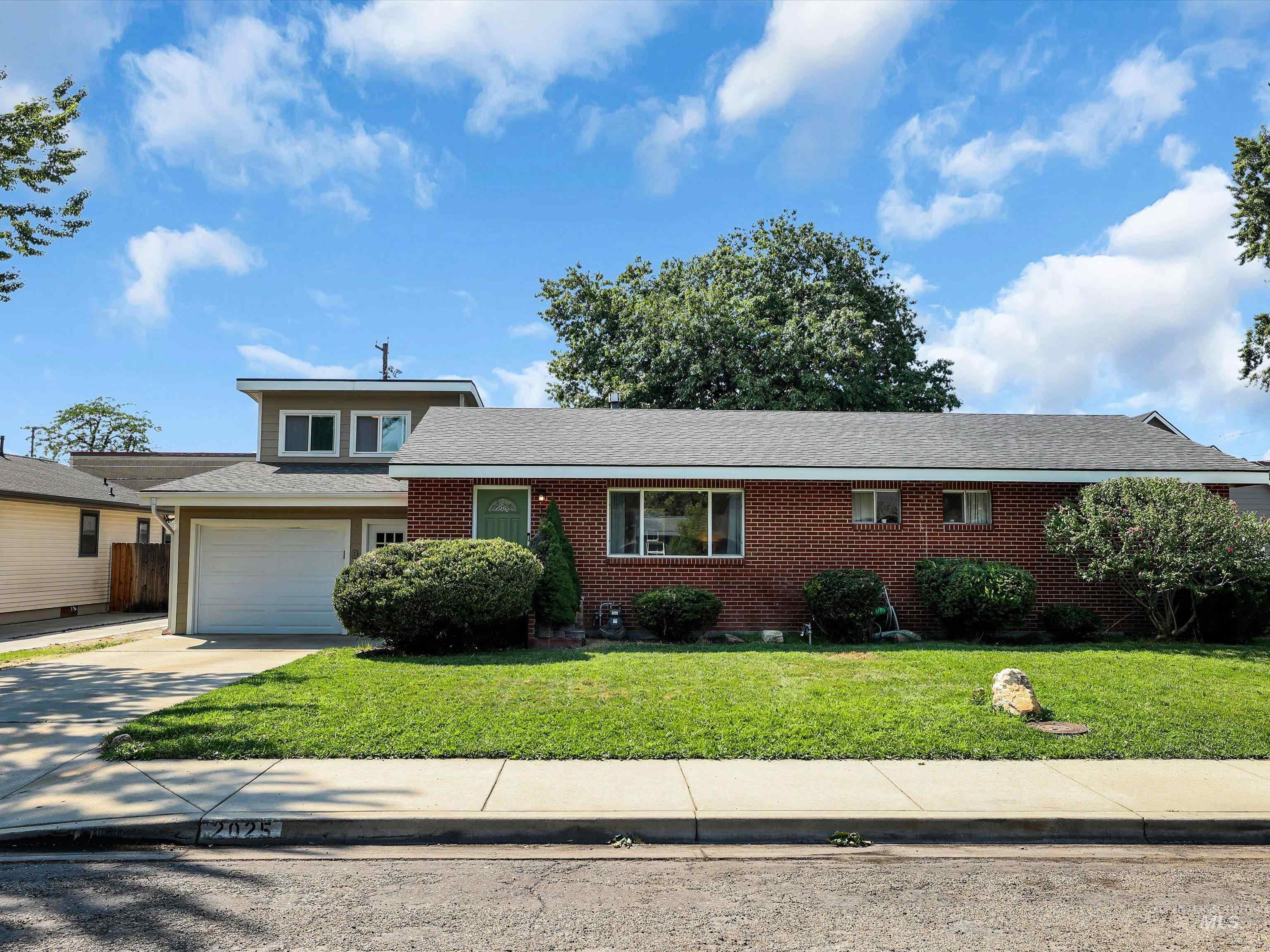 2025 S Longmont Ave., Boise, Idaho 83706, 4 Bedrooms, 2 Bathrooms, Residential For Sale, Price $550,900, 98999091