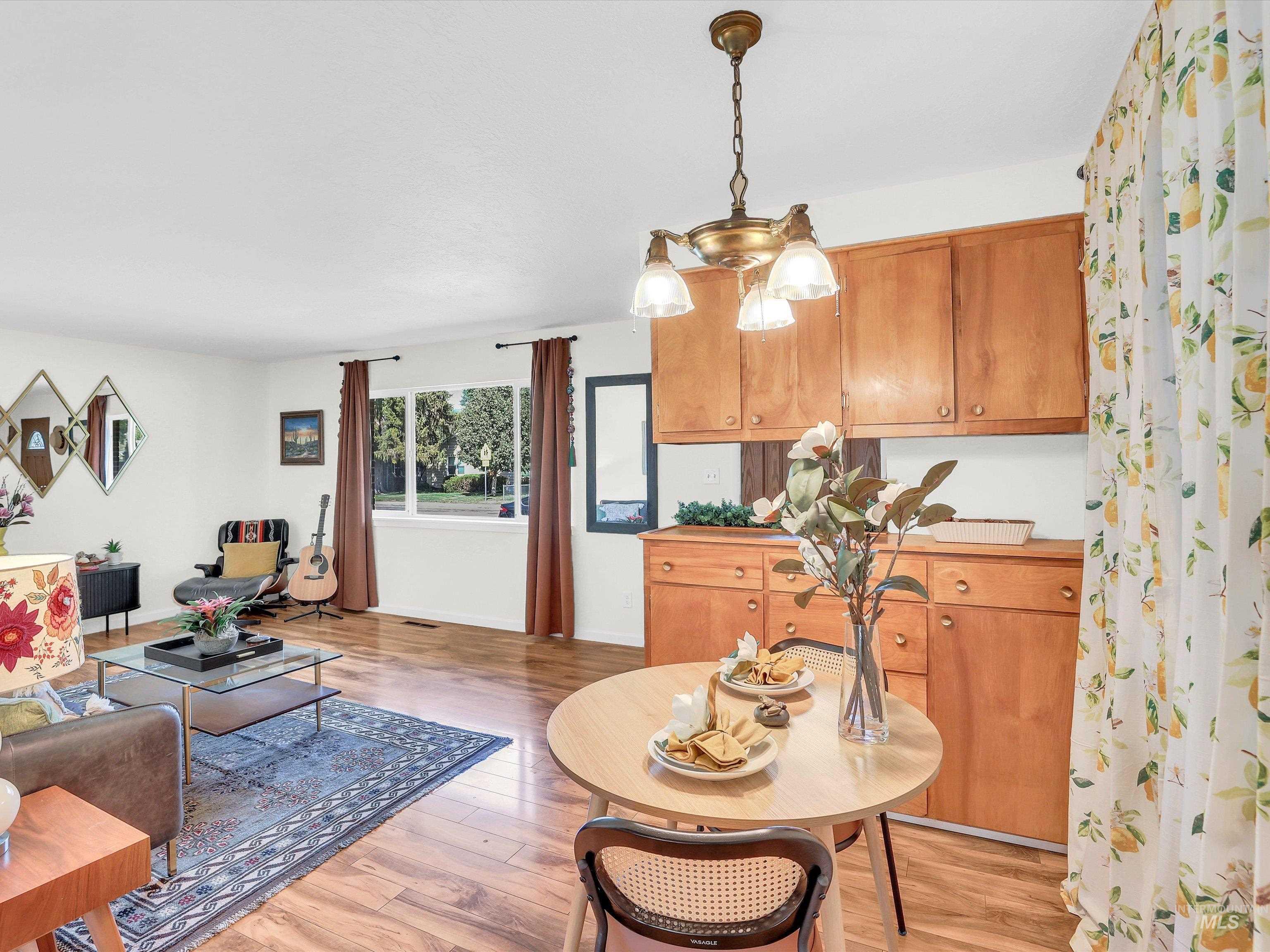 2025 S Longmont Ave., Boise, Idaho 83706, 4 Bedrooms, 2 Bathrooms, Residential For Sale, Price $550,900, 98999091