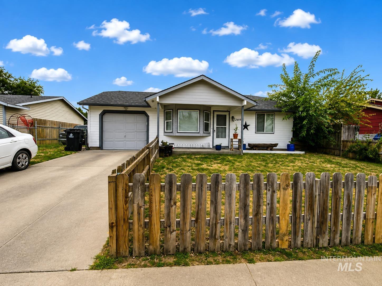 2419 sugar cane drive, Nampa, Idaho 83605, 2 Bedrooms, 1 Bathroom, Residential For Sale, Price $295,000,MLS 98999099