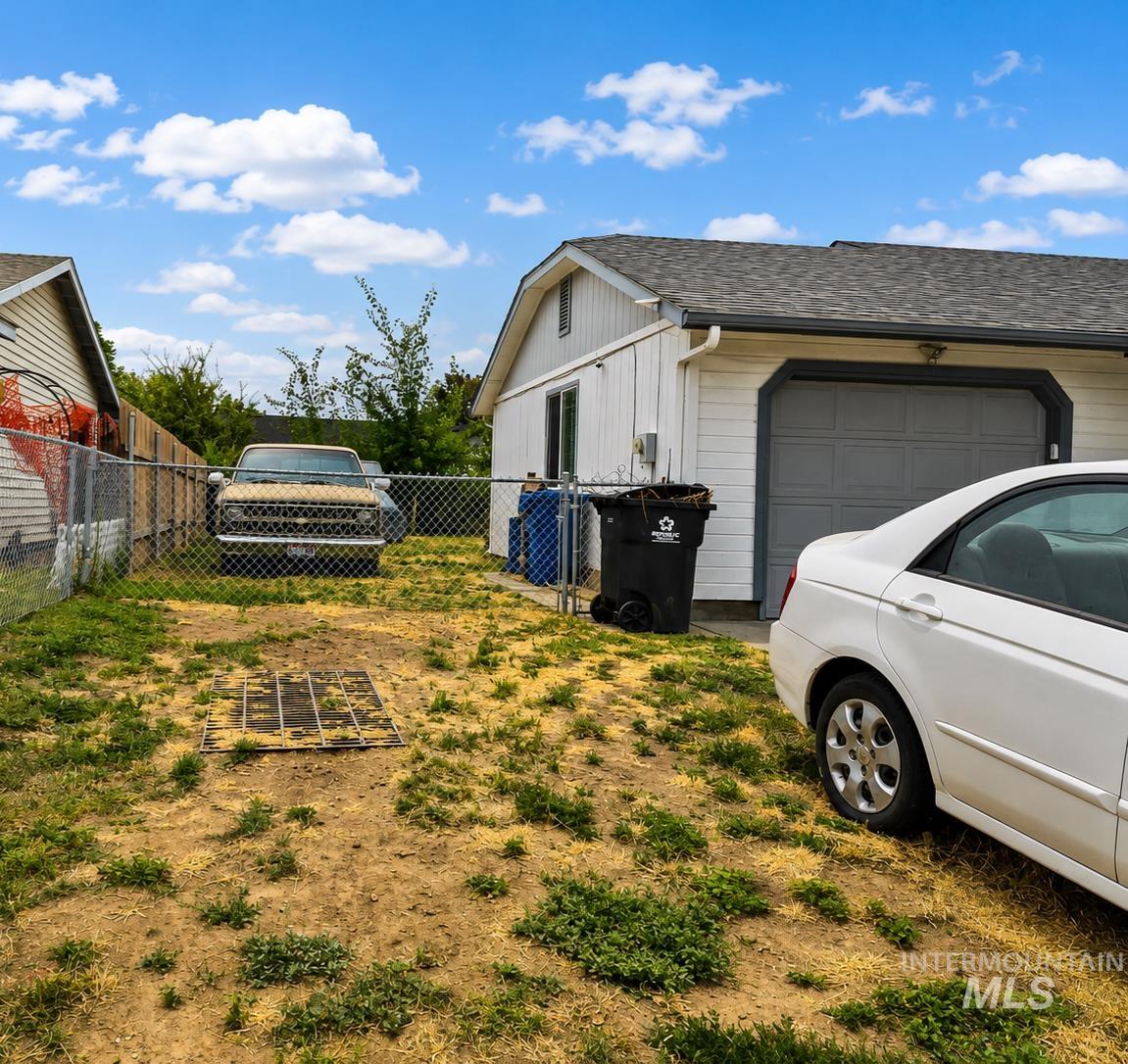 2419 sugar cane drive, Nampa, Idaho 83605, 2 Bedrooms, 1 Bathroom, Residential For Sale, Price $295,000,MLS 98999099