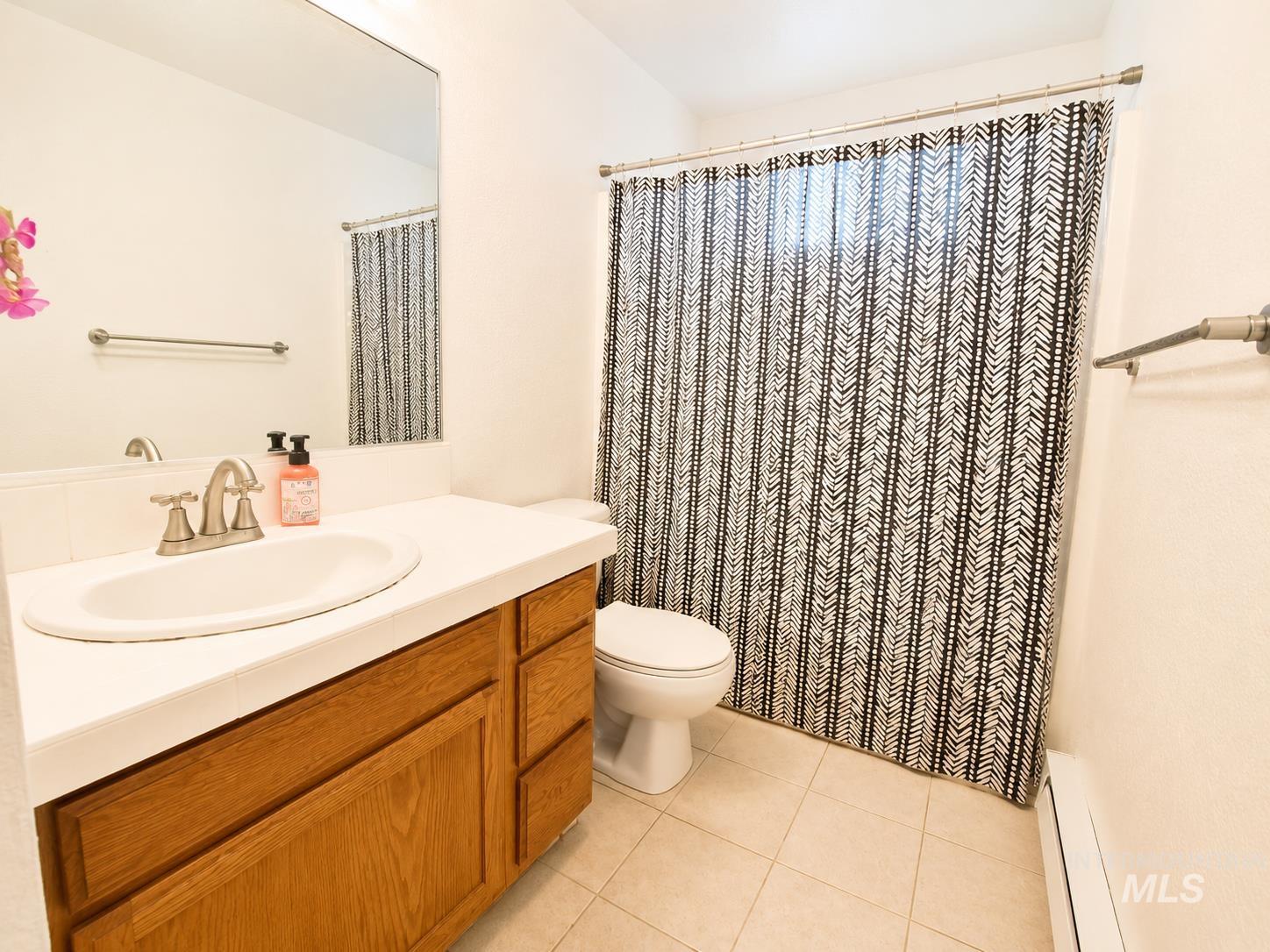 2419 sugar cane drive, Nampa, Idaho 83605, 2 Bedrooms, 1 Bathroom, Residential For Sale, Price $295,000,MLS 98999099