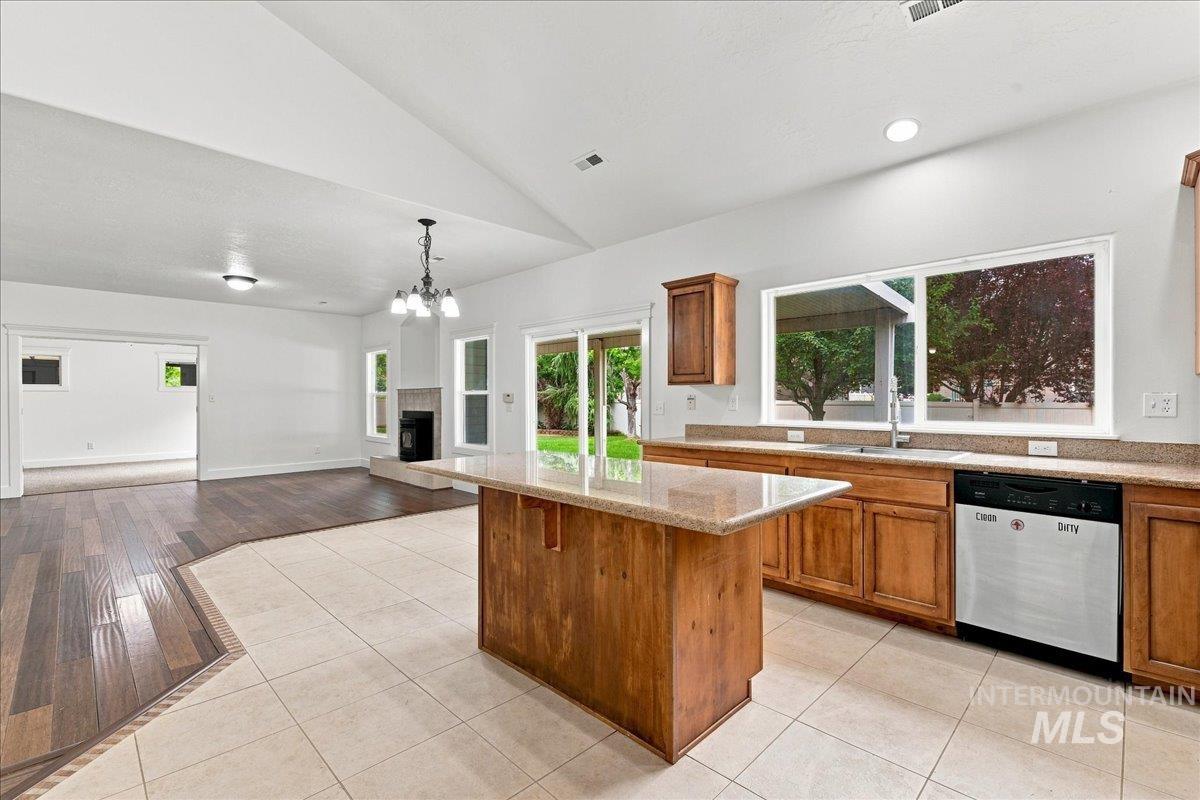 3765 S Naples, Meridian, Idaho 83642, 4 Bedrooms, 2.5 Bathrooms, Residential For Sale, Price $725,000, 98999101