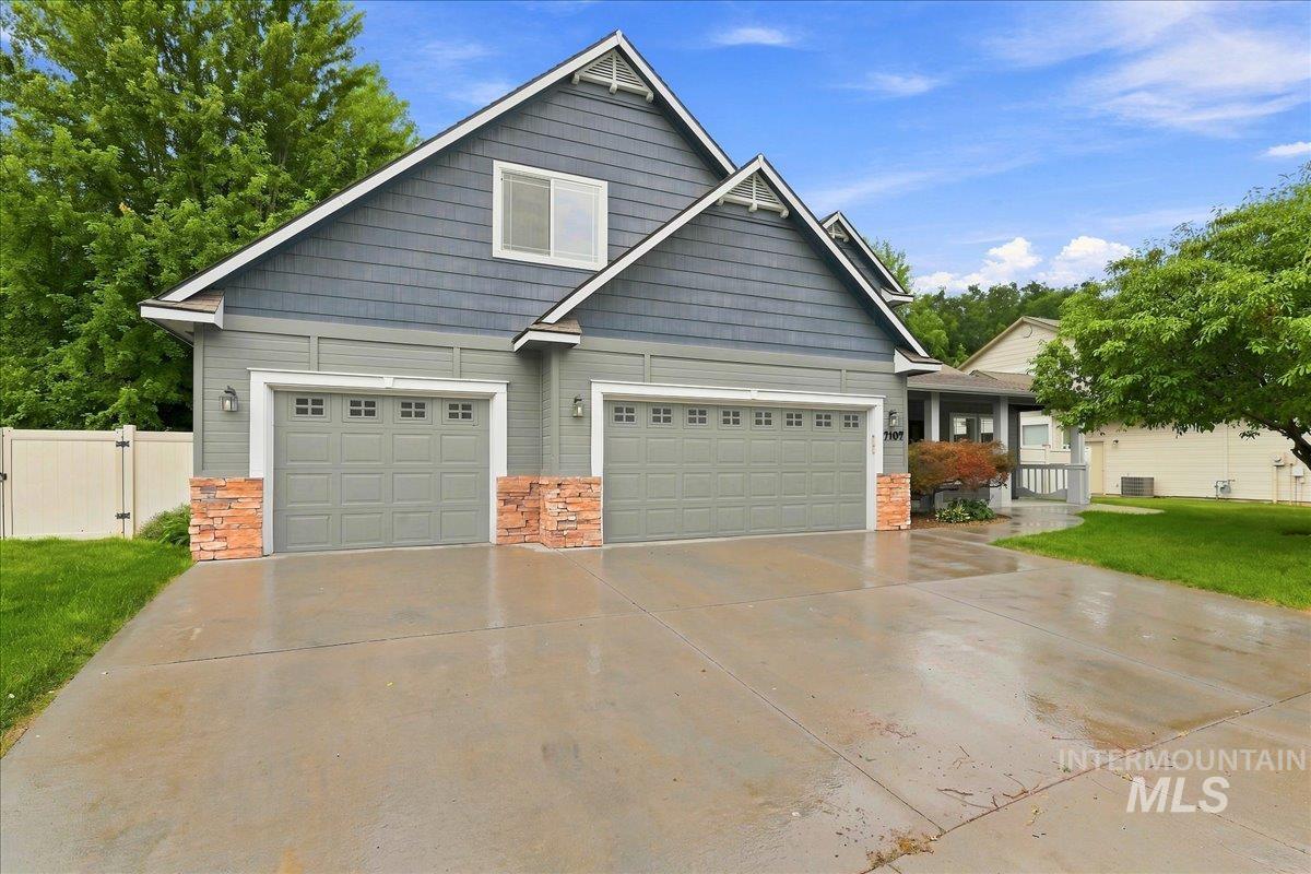 3765 S Naples, Meridian, Idaho 83642, 4 Bedrooms, 2.5 Bathrooms, Residential For Sale, Price $725,000, 98999101