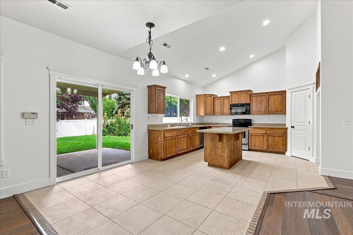 3765 S Naples, Meridian, Idaho 83642, 4 Bedrooms, 2.5 Bathrooms, Residential For Sale, Price $725,000, 98999101