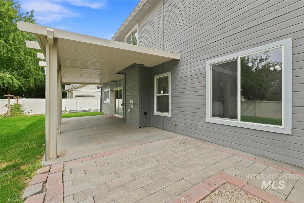 3765 S Naples, Meridian, Idaho 83642, 4 Bedrooms, 2.5 Bathrooms, Residential For Sale, Price $725,000, 98999101