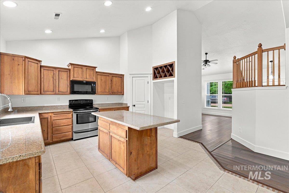 3765 S Naples, Meridian, Idaho 83642, 4 Bedrooms, 2.5 Bathrooms, Residential For Sale, Price $725,000, 98999101