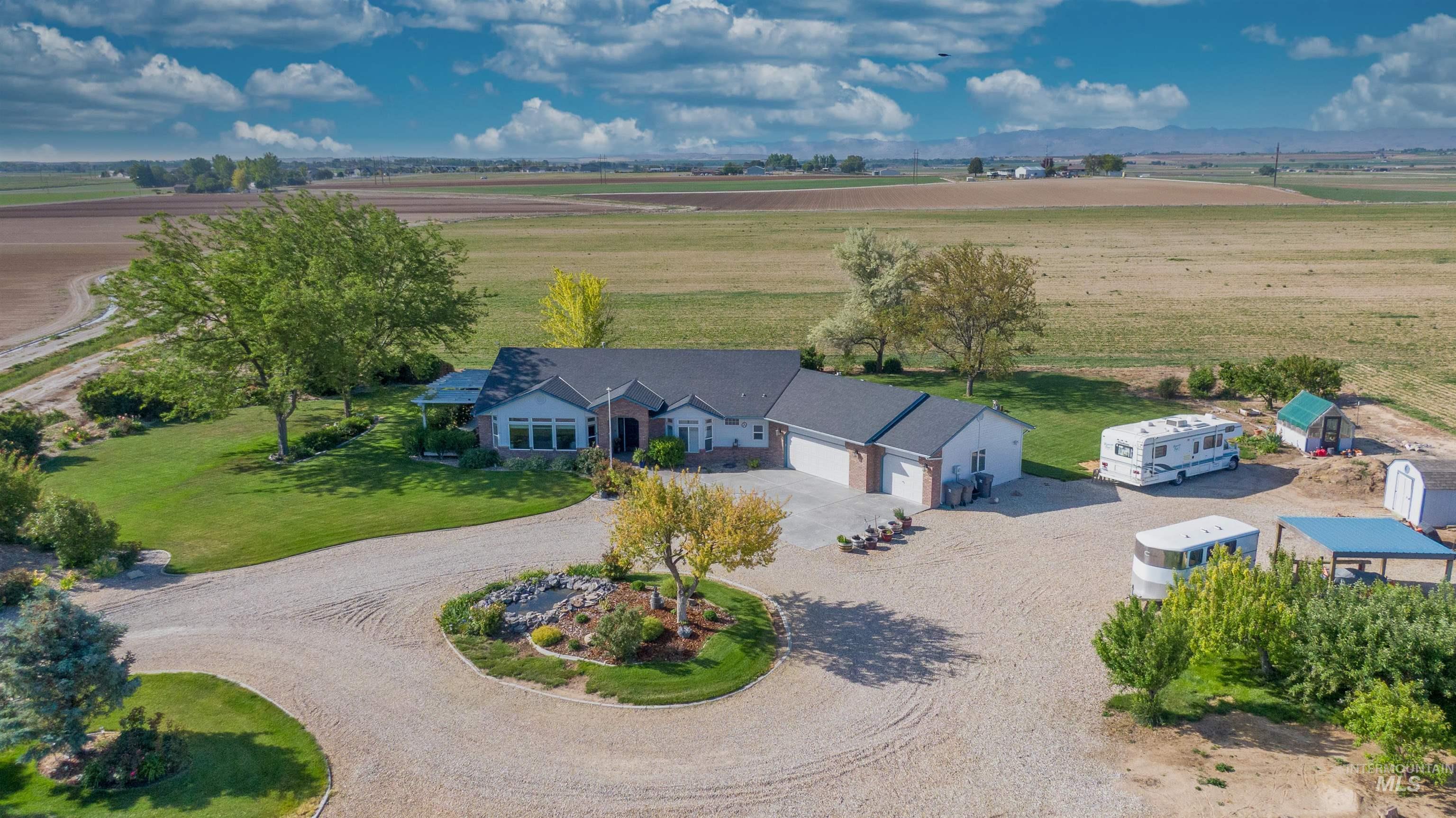 17271 Lonkey Ln, Caldwell, Idaho 83607, 3 Bedrooms, 2 Bathrooms, Residential For Sale, Price $940,000, 98999111
