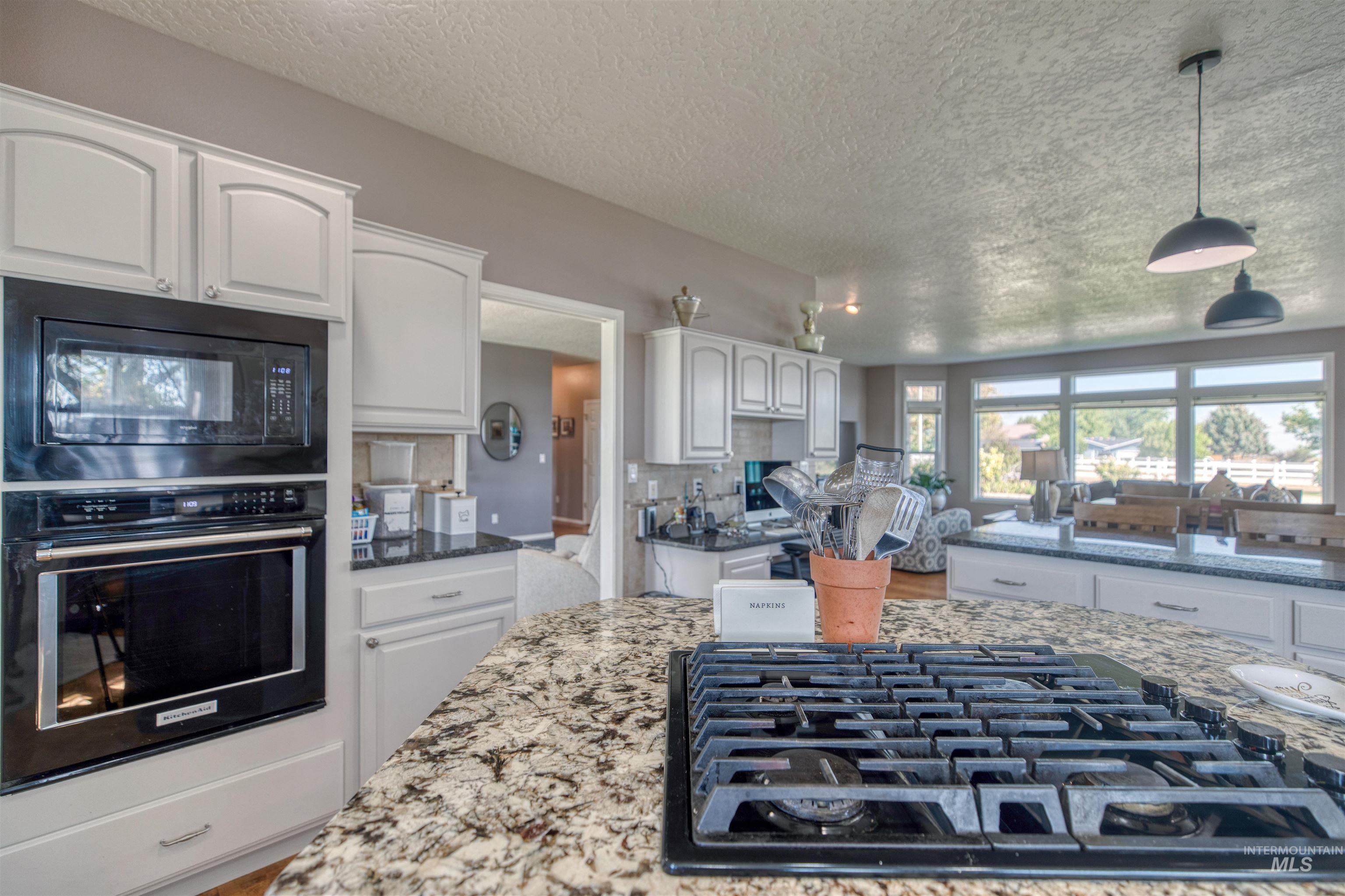 17271 Lonkey Ln, Caldwell, Idaho 83607, 3 Bedrooms, 2 Bathrooms, Residential For Sale, Price $940,000, 98999111