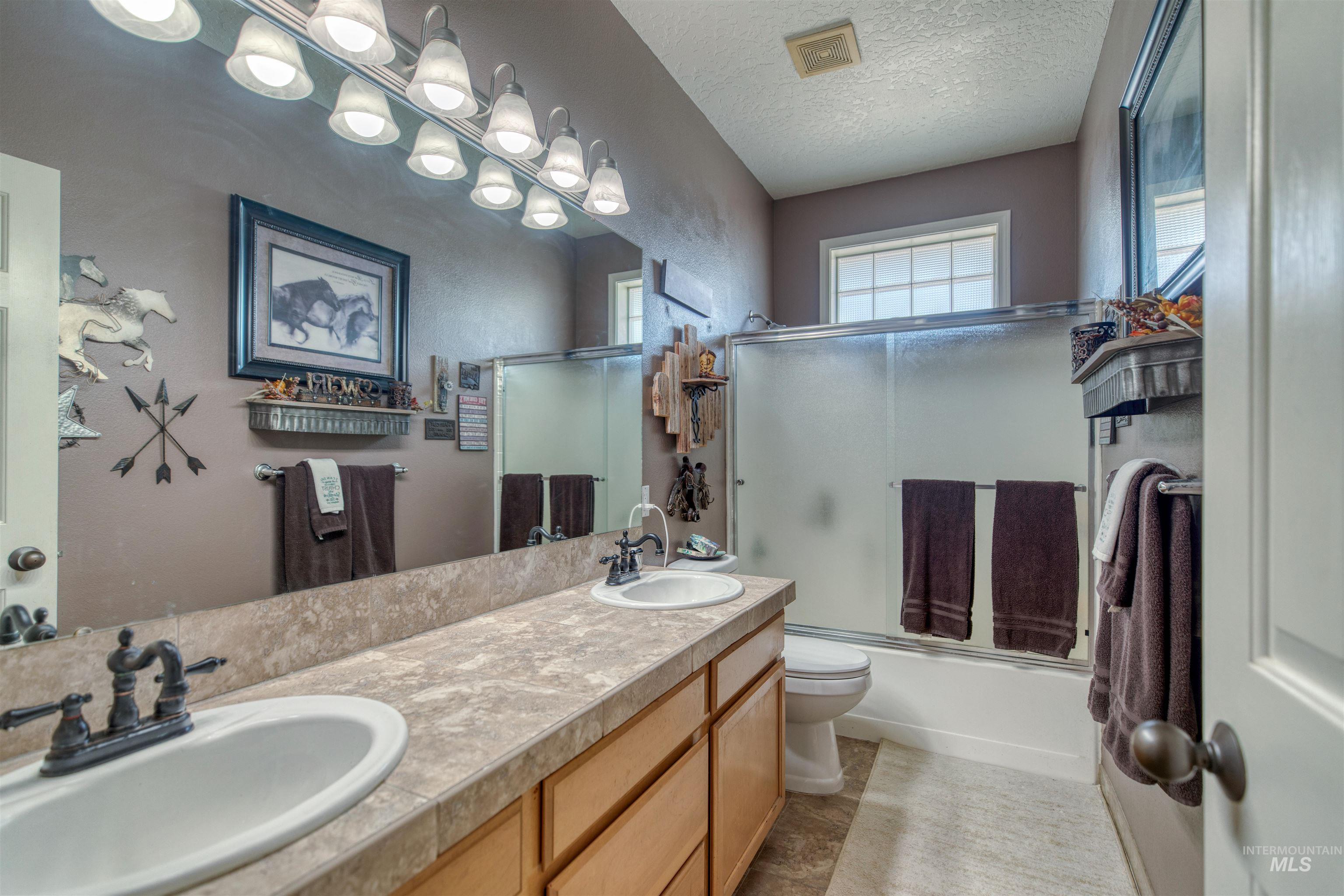 17271 Lonkey Ln, Caldwell, Idaho 83607, 3 Bedrooms, 2 Bathrooms, Residential For Sale, Price $940,000, 98999111