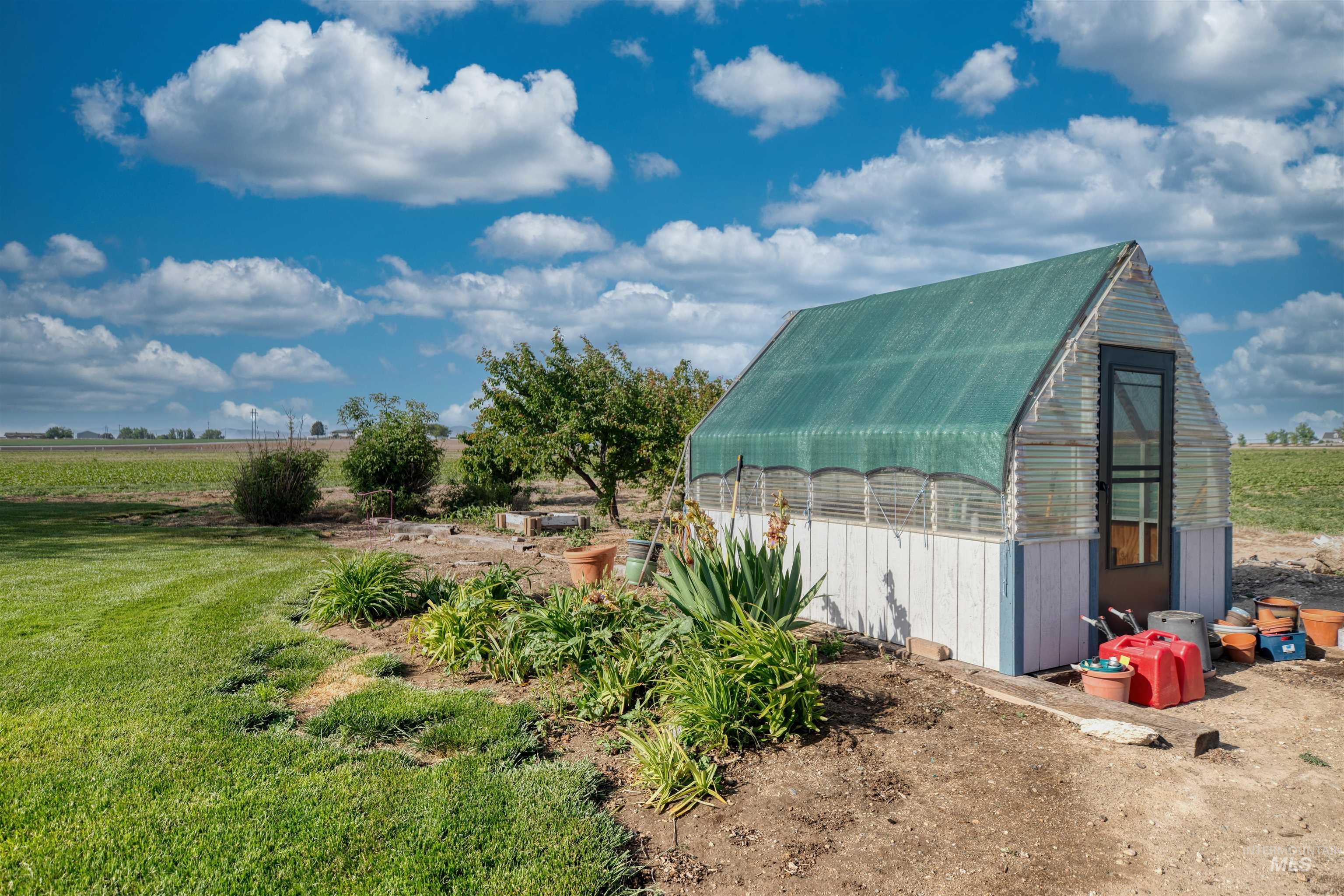 17271 Lonkey Ln, Caldwell, Idaho 83607, 3 Bedrooms, 2 Bathrooms, Residential For Sale, Price $940,000, 98999111
