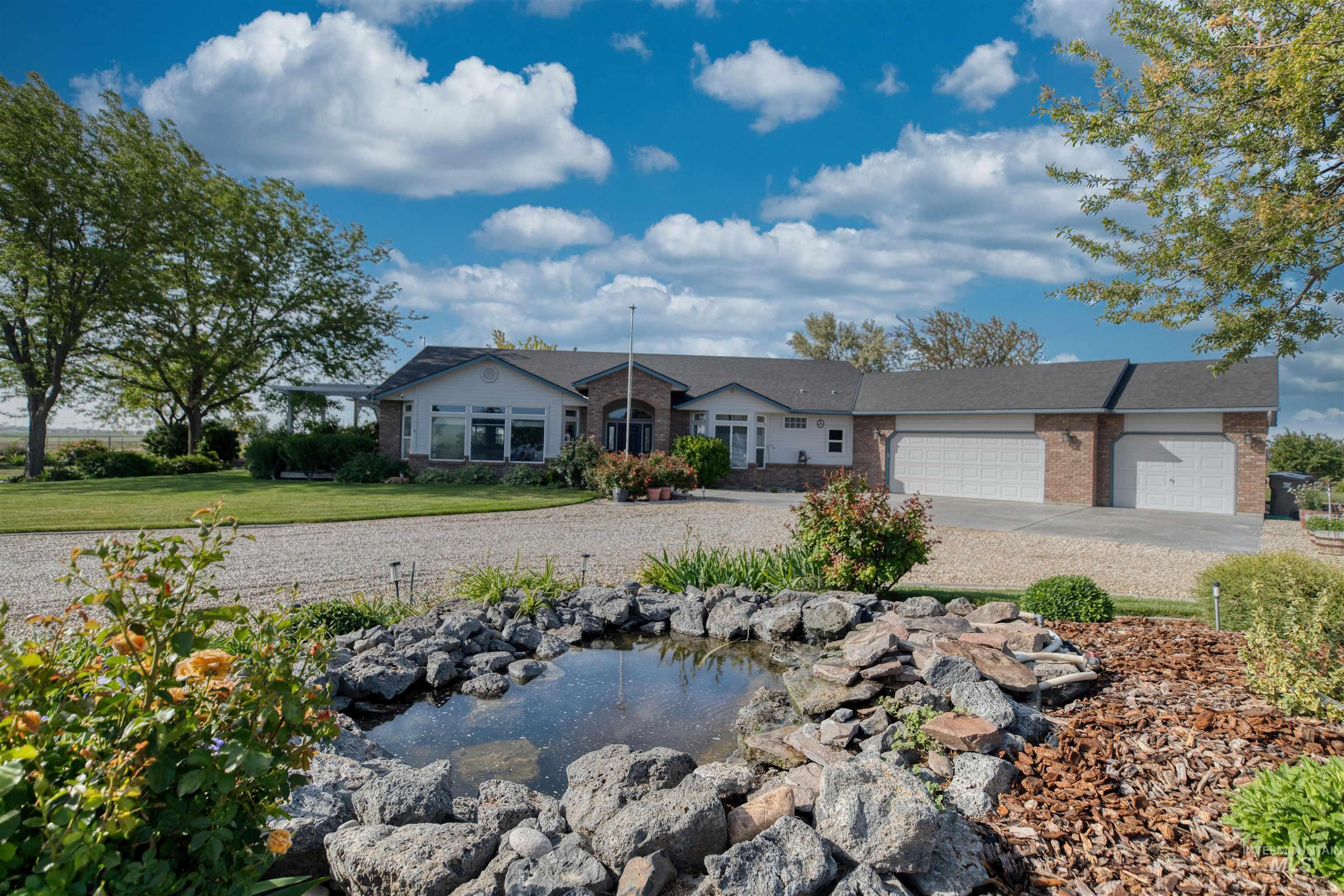 17271 Lonkey Ln, Caldwell, Idaho 83607, 3 Bedrooms, 2 Bathrooms, Residential For Sale, Price $940,000, 98999111