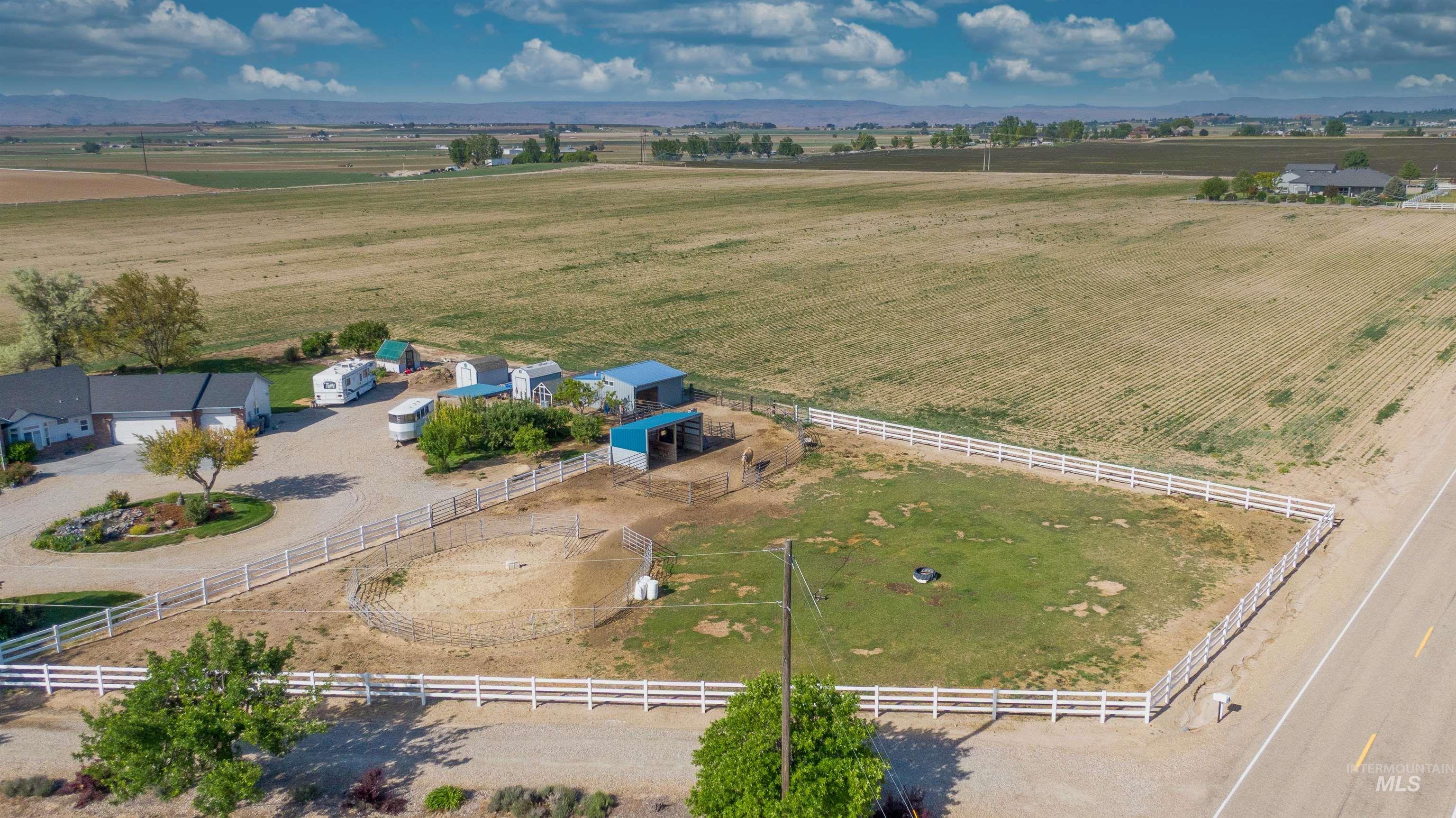 17271 Lonkey Ln, Caldwell, Idaho 83607, 3 Bedrooms, 2 Bathrooms, Residential For Sale, Price $940,000, 98999111
