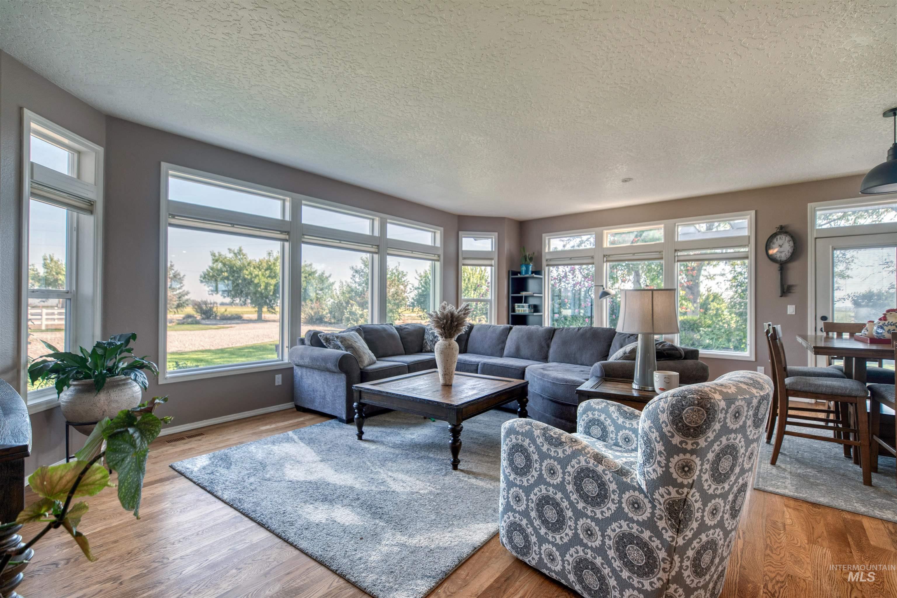 17271 Lonkey Ln, Caldwell, Idaho 83607, 3 Bedrooms, 2 Bathrooms, Residential For Sale, Price $940,000, 98999111