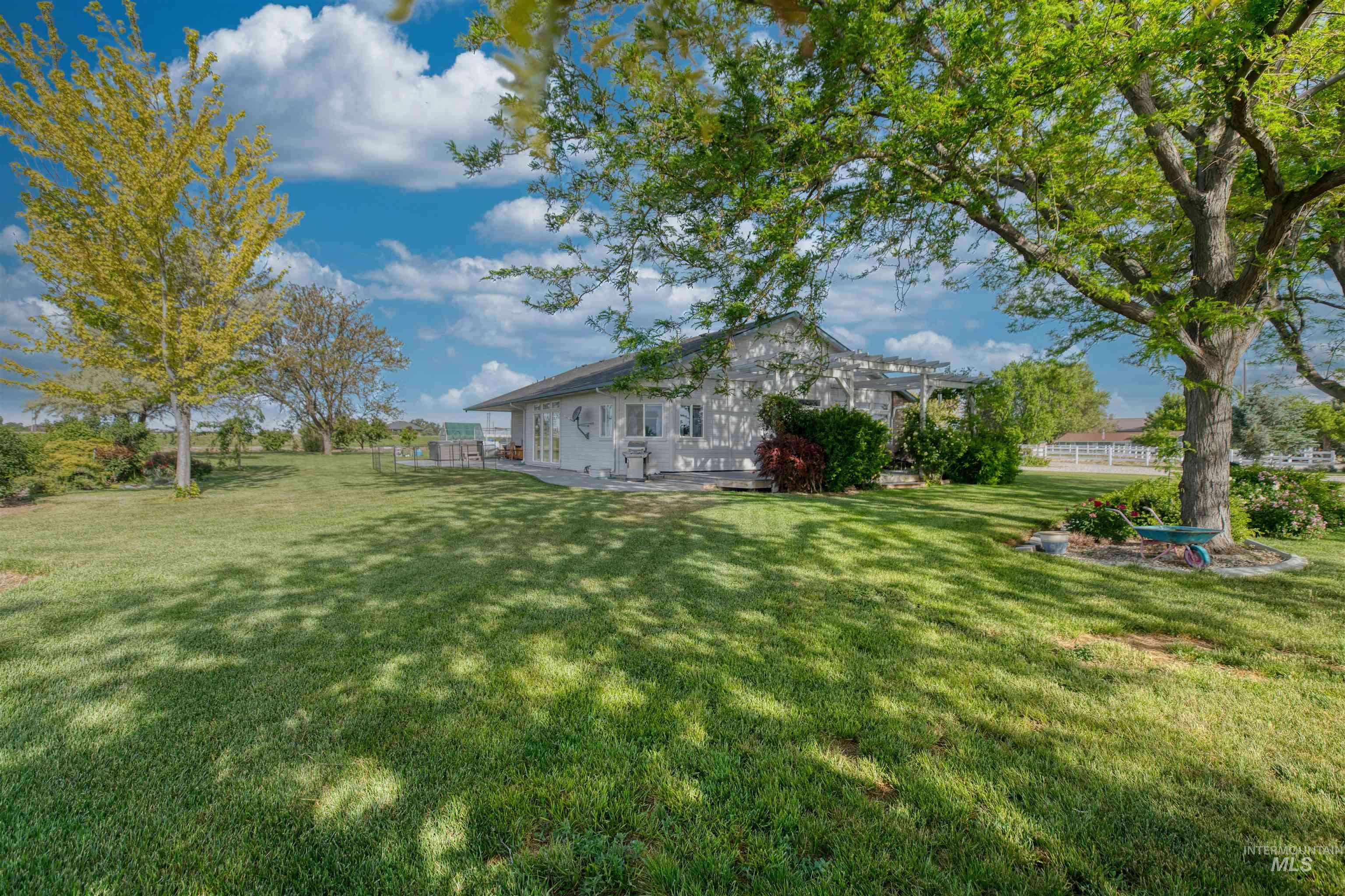 17271 Lonkey Ln, Caldwell, Idaho 83607, 3 Bedrooms, 2 Bathrooms, Residential For Sale, Price $940,000, 98999111