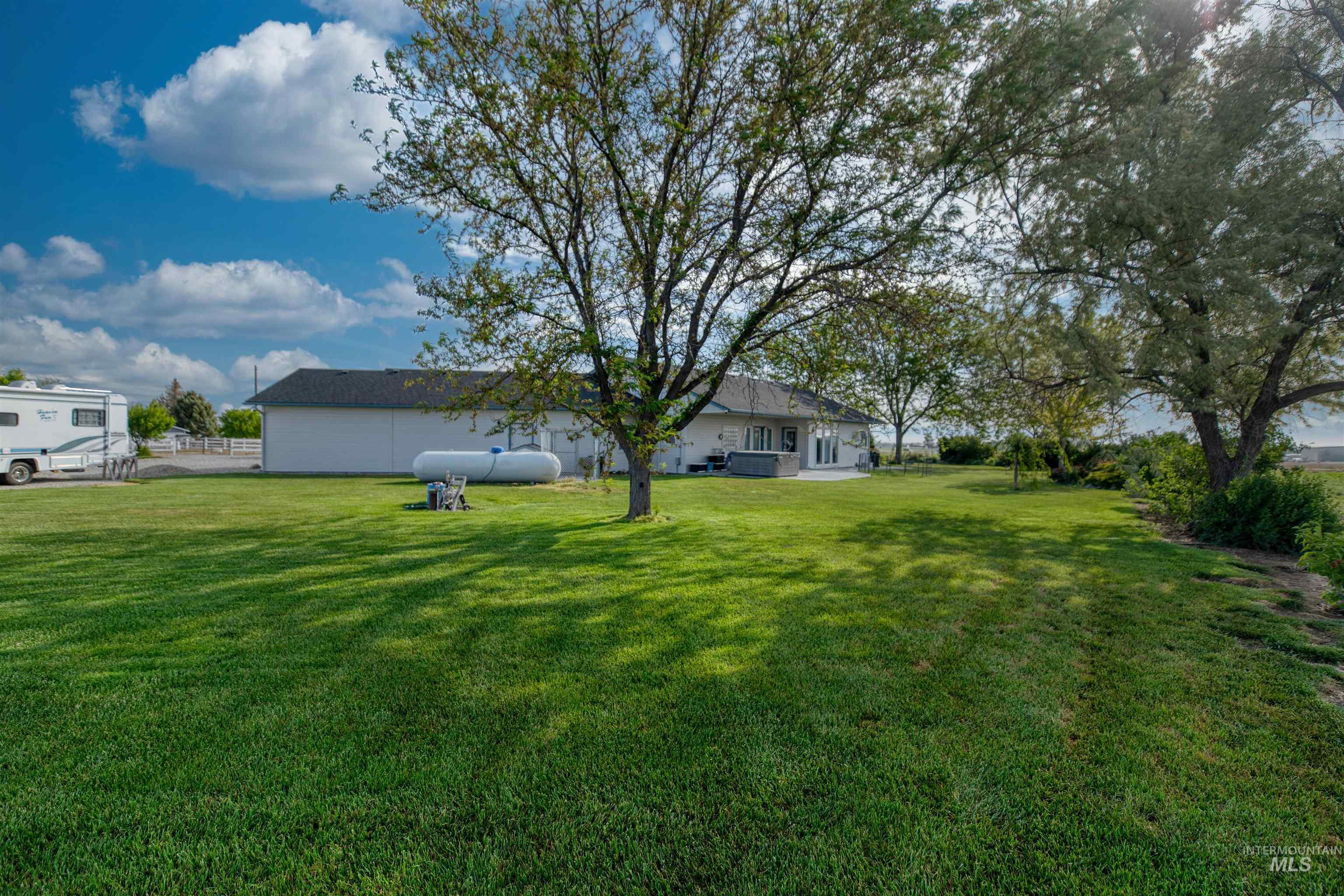 17271 Lonkey Ln, Caldwell, Idaho 83607, 3 Bedrooms, 2 Bathrooms, Residential For Sale, Price $940,000, 98999111