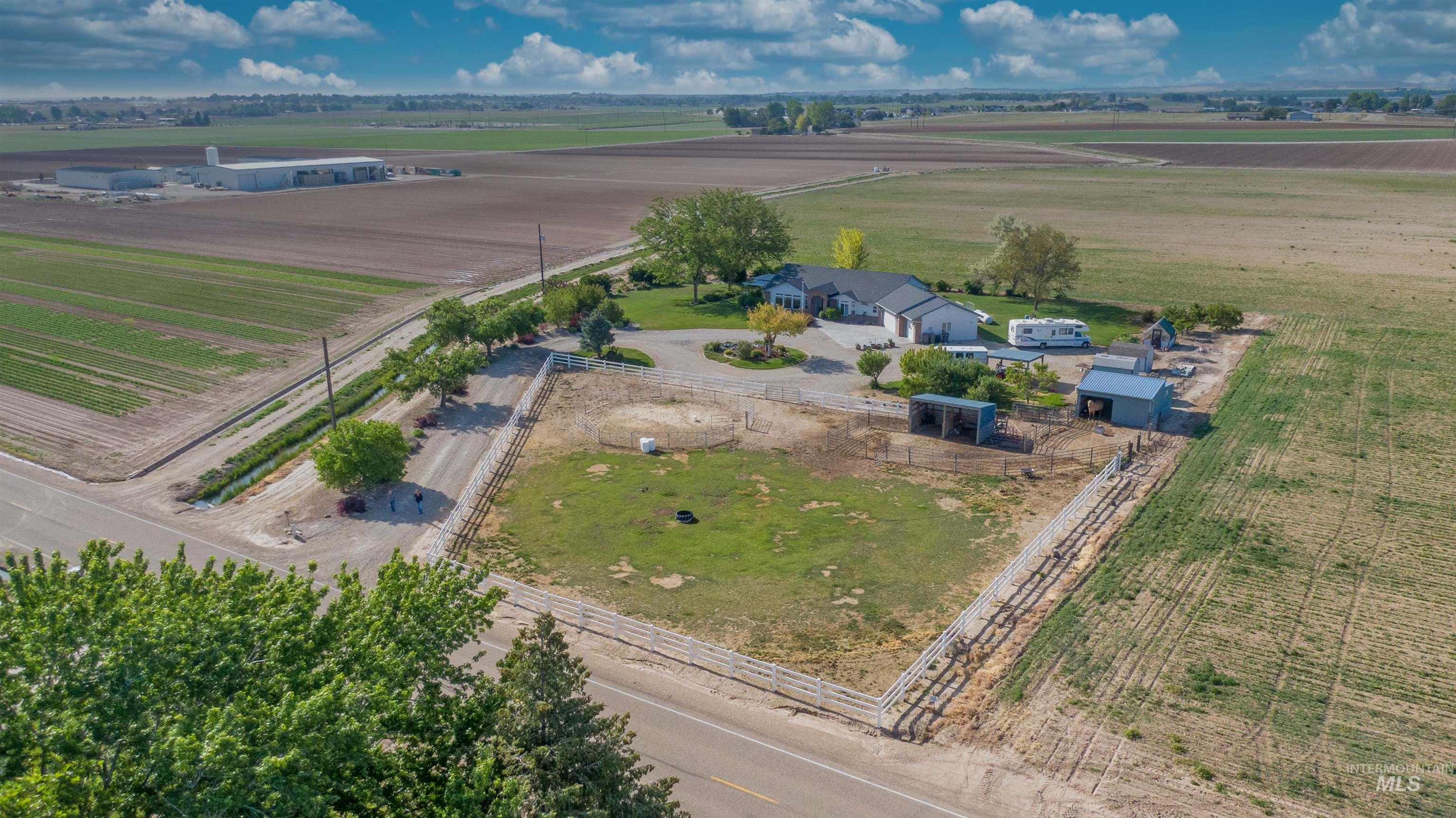 17271 Lonkey Ln, Caldwell, Idaho 83607, 3 Bedrooms, 2 Bathrooms, Residential For Sale, Price $940,000, 98999111
